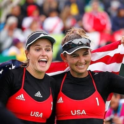 USA Volleyballさんのインスタグラム写真 - (USA VolleyballInstagram)「Pan Am GOLD 🥇 in Peru! --- Karissa Cook and Jace Pardon come back from a 1st-set loss to beat Gallay/Pereyra of Argentina  14-21, 22-20, 15-10 at #lima2019 --- It is the first Pan American gold medal for a U.S. beach team. #GoUSA!」7月31日 6時16分 - usavolleyball