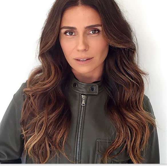 Giovanna Antonelliのインスタグラム：「Amo esse cabelão. Mas também amo mudar! Será que vem novidades por aí?! 😜❤️ #hair #cabelo」