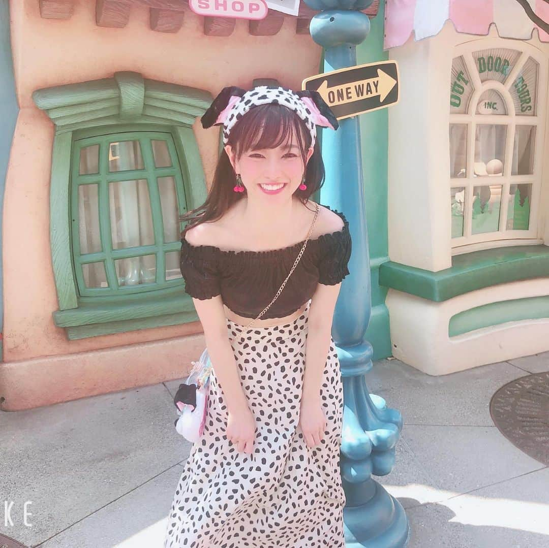 藤澤友千菜さんのインスタグラム写真 - (藤澤友千菜Instagram)「おはよー∨̈ * #goodmorning  楽しかった #disney 写真を 載せていきます🐭💞 #disneycode #instalike #instagram #fashion #model #code #ootd #followme #satorujapan #ディズニー #ディズニーコーデ #ディズニーランド #お揃い #双子コーデ #101匹わんちゃんコーデ #101匹わんちゃん #ファッション #モデル #コーデ #サトルジャパン  #藤澤友千菜」7月31日 6時25分 - yuchina1207