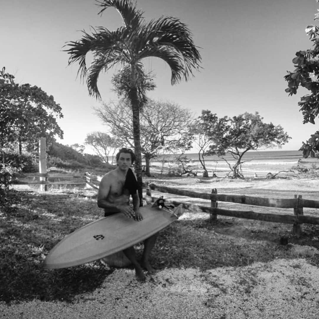 カット25さんのインスタグラム写真 - (カット25Instagram)「Summer Time off!  #myfavoriteplace #playanegra. #costarica🇨🇷 #surfing #relaxing  #puravida 🤙🏽🏄🏽🙏」7月31日 6時34分 - yigalazrouel