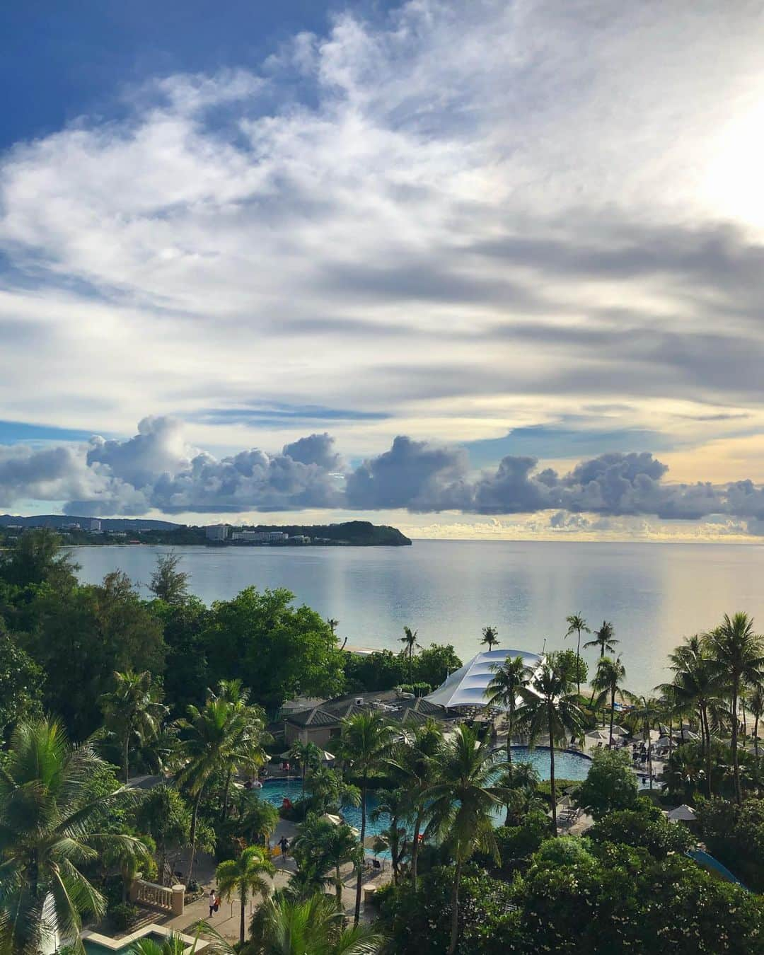 小山田早織さんのインスタグラム写真 - (小山田早織Instagram)「どたばたと夏休みに突入しました🌴﻿ ﻿ ﻿ 良くも悪くも便利な時代のおかげで﻿ 世界中どこにいても繋がれてしまう🤭🌎💭﻿ ﻿ ﻿ なにげに初グアムで﻿ フル回転だった頭を﻿ リセット中です👨🏻‍🔧 ﻿ おすすめスポットご存知でしたら教えてください☺️🌈 ﻿ #夏休み」7月31日 6時35分 - saorioyamada