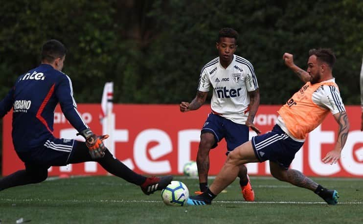 São Paulo FCさんのインスタグラム写真 - (São Paulo FCInstagram)「E o trabalho continua. #VamosSãoPaulo 🇾🇪 ‪⠀⠀⠀⠀⠀⠀⠀⠀⠀‬ ‪📸 Rubens Chiri / saopaulofc.net」7月31日 7時23分 - saopaulofc