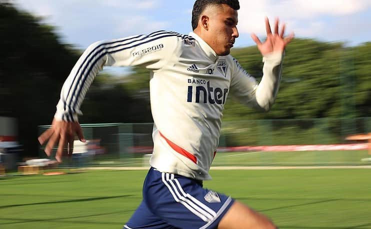 São Paulo FCさんのインスタグラム写真 - (São Paulo FCInstagram)「E o trabalho continua. #VamosSãoPaulo 🇾🇪 ‪⠀⠀⠀⠀⠀⠀⠀⠀⠀‬ ‪📸 Rubens Chiri / saopaulofc.net」7月31日 7時23分 - saopaulofc