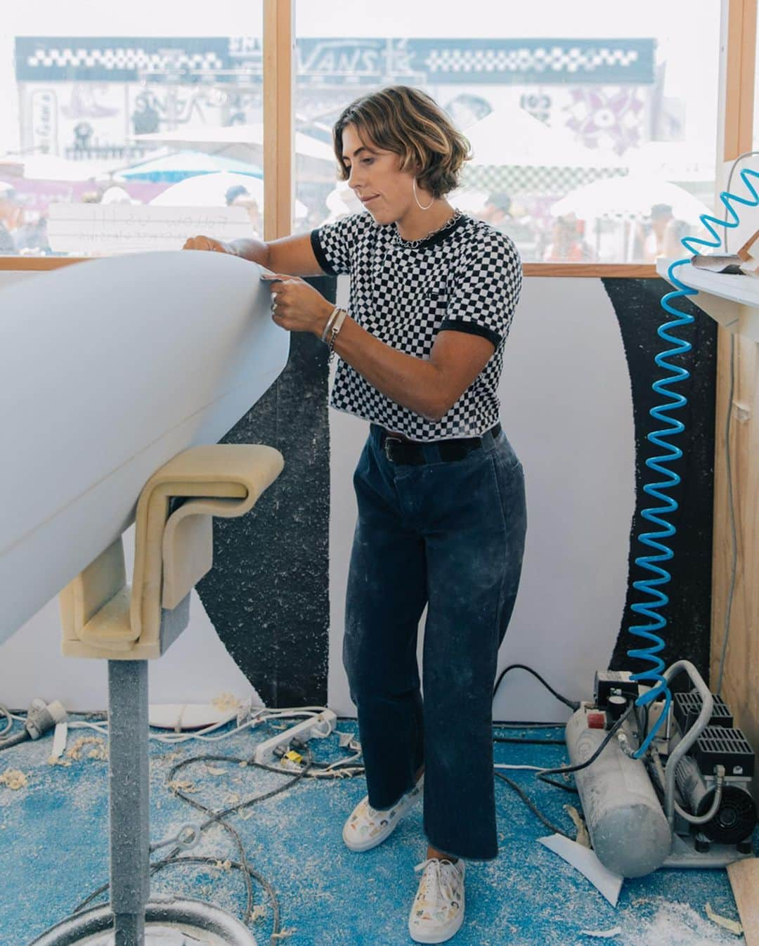 vansさんのインスタグラム写真 - (vansInstagram)「@VansSurf’s @KarinaRozunko in the @GoldenStateGlassing and Shaping bays at the #VANSUSOPEN. Head to the link in our bio to see more from the event! 📷: @CelinaKenyon」7月31日 7時42分 - vans