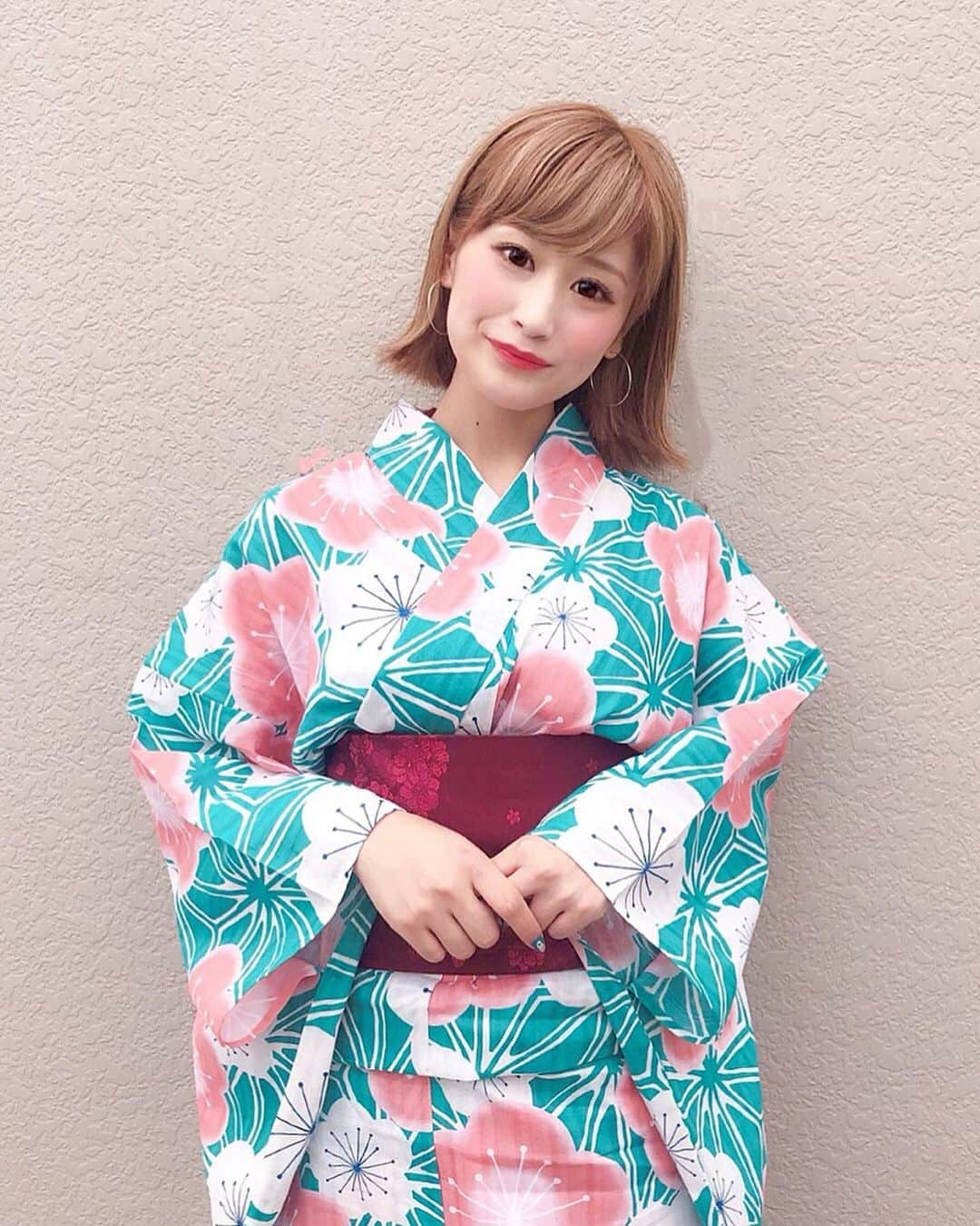 都築青空さんのインスタグラム写真 - (都築青空Instagram)「7月20日の"足立の花火大会" へ🍧 今年も浴衣の着付けは  @yukariino1107 さんに お願いしました👏💓 . . 毎年花火見に来れて幸せだな〜🌻 . .  #浴衣#花火#花火大会#足立区花火大会#足立の花火#浴衣ヘア#浴衣ヘアアレンジ#ヘアセット#ヘアアレンジ#유카타#불꽃놀이#fireworks#yukata#hairarrange#f4f#l4l#좋아요#좋아요반사#좋아요태러#팔로우#인친황영#맞팔#셀피#메이크업#헤어세트#ビジョビ」7月31日 8時22分 - aozora723