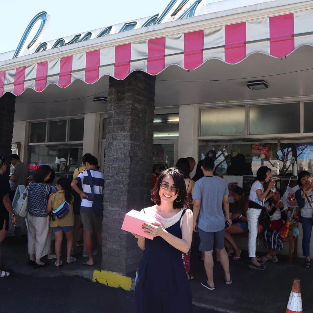 正中雅子さんのインスタグラム写真 - (正中雅子Instagram)「🍩💘 * 大好きなmalasada🍩揚げたては最高だよね！ * ono seafoodでは、アヒポケ食べ比べして大満足🐟私的にはワサビ醤油が美味しかった🤤 * 少しアラモアナでも遊んだよ♡ * #leonardsbakery  #onoseafood  #hawaii#ハワイ# #hawaiitrip#子連れハワイ#社員旅行#MACHATT社員旅行#MACHATT社員旅行inhawaii #masacotravel」7月31日 8時30分 - masacoshonaka