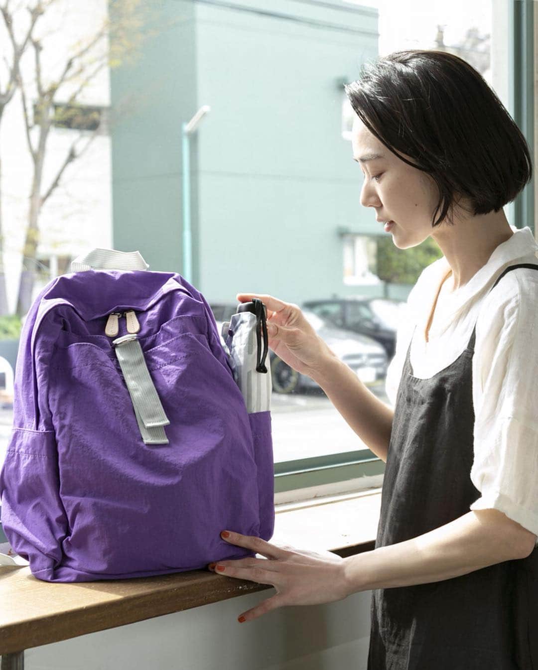 ナチュランさんのインスタグラム写真 - (ナチュランInstagram)「【7月にインスタグラムで人気だったアイテムをご紹介】﻿﻿﻿﻿﻿﻿﻿﻿ ﻿﻿﻿﻿﻿﻿﻿﻿﻿ 7月、おかげさまでナチュランは8周年を迎えました。﻿﻿ インスタグラムでは、8周年記念アイテムが大人気でした。﻿﻿ そして、きびしい暑さが続いているためか、肌にまとわりつかないゆったりとしたサイズのアイテムも人気でした。﻿ ﻿﻿﻿ ﻿﻿﻿﻿﻿﻿﻿ -----------﻿﻿﻿﻿﻿﻿﻿﻿﻿ ■8周年記念 ベルギーリネン2WAYワンピース×ポシェット［MTO-2A32-1394-A］﻿ ワンピースとポシェットのセットアイテムです。﻿ 柔らかく肌触りの良いベルギーリネン生地で仕立てられたワンピースは、杢調のブラックカラーで落ち着きとナチュラルさを併せ持った表情に。﻿ ﻿ ﻿ -----------﻿﻿﻿﻿﻿﻿﻿﻿﻿ ■シャーリングセーラーカラーブラウス［DCC-2A33-0239-A］﻿ 薄手で柔らかな綿混紡生地で仕立てられたセーラーブラウス。﻿ 小さめなセーラーカラーが子供っぽくならず、大人可愛い印象に仕上がっています。﻿ ﻿ ﻿ -----------﻿﻿﻿﻿﻿﻿﻿﻿﻿ ■9ポケットリュック［EMD-2G25-0300-H］﻿ 柔らかくて軽さのあるスクエアシルエットのリュック。﻿ 再入荷のたびに、たちまち完売してしまう大人気ロングセラーアイテムです。﻿ ﻿ ﻿ -----------﻿﻿﻿﻿﻿﻿﻿﻿﻿ ■ドルマンワイドワンピース［FIL-2A33-0732-A］﻿ 大きな布をラフに被ったような、モードな雰囲気漂うコクーンシルエットがとっても新鮮なビッグシルエットワンピース。﻿ ﻿ ﻿ -----------﻿﻿﻿﻿﻿﻿﻿﻿﻿ ■刺繍タッセルワンピース［FIL-2A33-0734-A］﻿ さらっと軽やかなインドコットンで仕立てたワンピース。﻿ たっぷりと身幅をとったワイドシルエットがこなれ感のある大人のカジュアルスタイルを実現。﻿ ﻿ ﻿ ﻿ ﻿﻿﻿ ------------------------------﻿﻿﻿﻿﻿﻿﻿﻿﻿ ▶️お買いものは写真内のタグをタップしてくださいね。またはプロフィールからもナチュランへリンクしています。→@natulan_official﻿﻿﻿﻿﻿﻿﻿﻿﻿ ﻿﻿﻿﻿﻿﻿ ▶️写真内のタグは、販売中でも消えている場合がございます。ぜひ、ナチュランの検索窓から、商品コード又は商品名を、検索してみてくださいね。﻿﻿﻿﻿﻿﻿﻿﻿﻿ ﻿﻿﻿﻿﻿﻿ ▶️プロフィール画面では、季節のおすすめ商品や、再入荷情報をご紹介しています。ぜひ、ご覧くださいませ。→@natulan_official﻿﻿﻿﻿﻿﻿﻿﻿﻿ ﻿﻿﻿﻿﻿﻿﻿﻿﻿ -----------﻿﻿﻿﻿﻿﻿﻿﻿﻿ #lifewear #linendress #今日のコーデ #コーディネート #ファッション #ナチュラル #ナチュラン #natulan #日々の暮らし #暮らしを楽しむ #シンプルライフ #シンプルコーデ #シンプル #暮らし #夏コーデ #大人コーデ #ワンピース #ワンピースコーデ #リネン #ベルギーリネン #リラックスウェア」7月31日 18時01分 - natulan_official