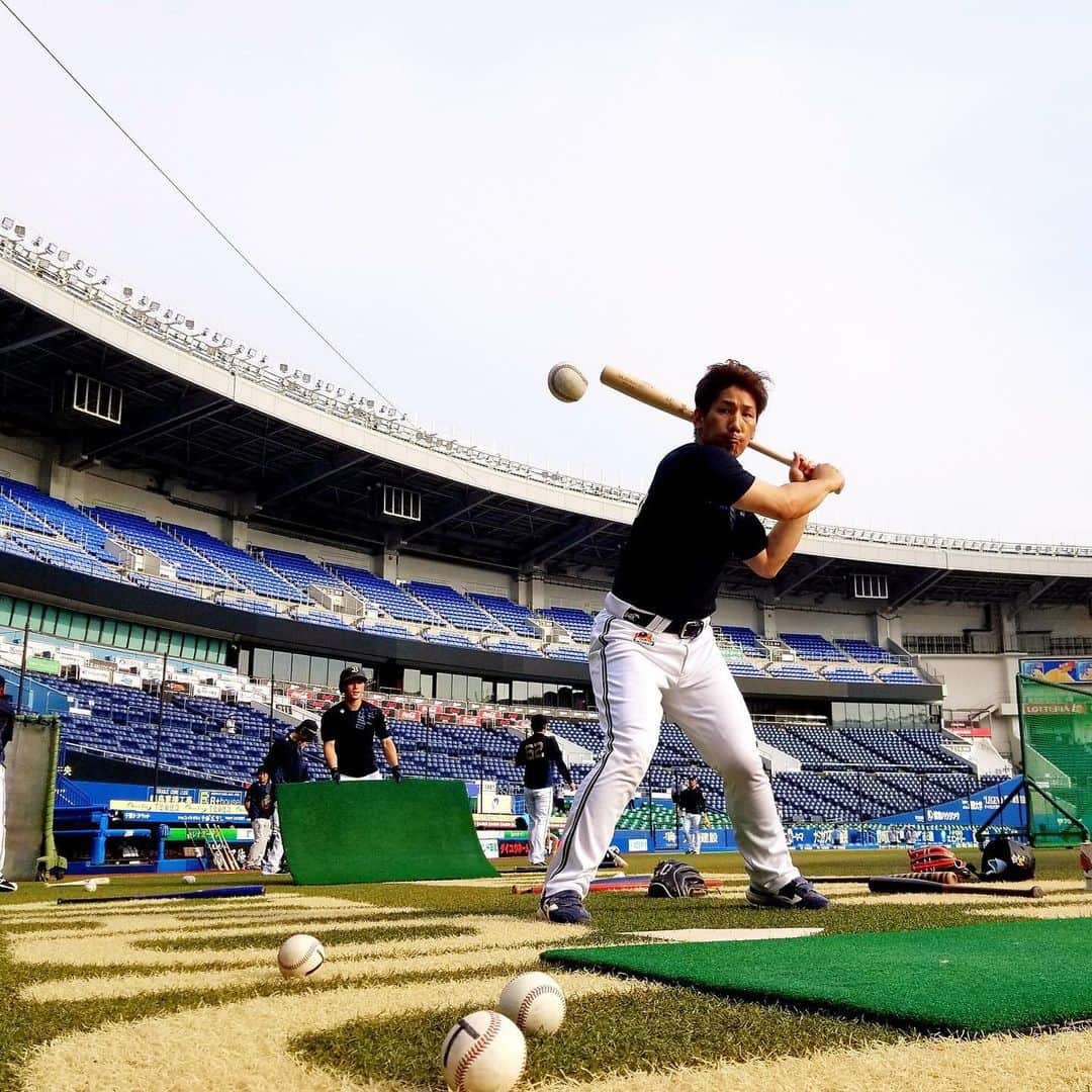 オリックス・バファローズさんのインスタグラム写真 - (オリックス・バファローズInstagram)「#吉田正尚 #ティーバッティング #連続写真 #Bs2019 #buffaloes #baseball #ORIX #プロ野球」7月31日 18時04分 - orix_buffaloes