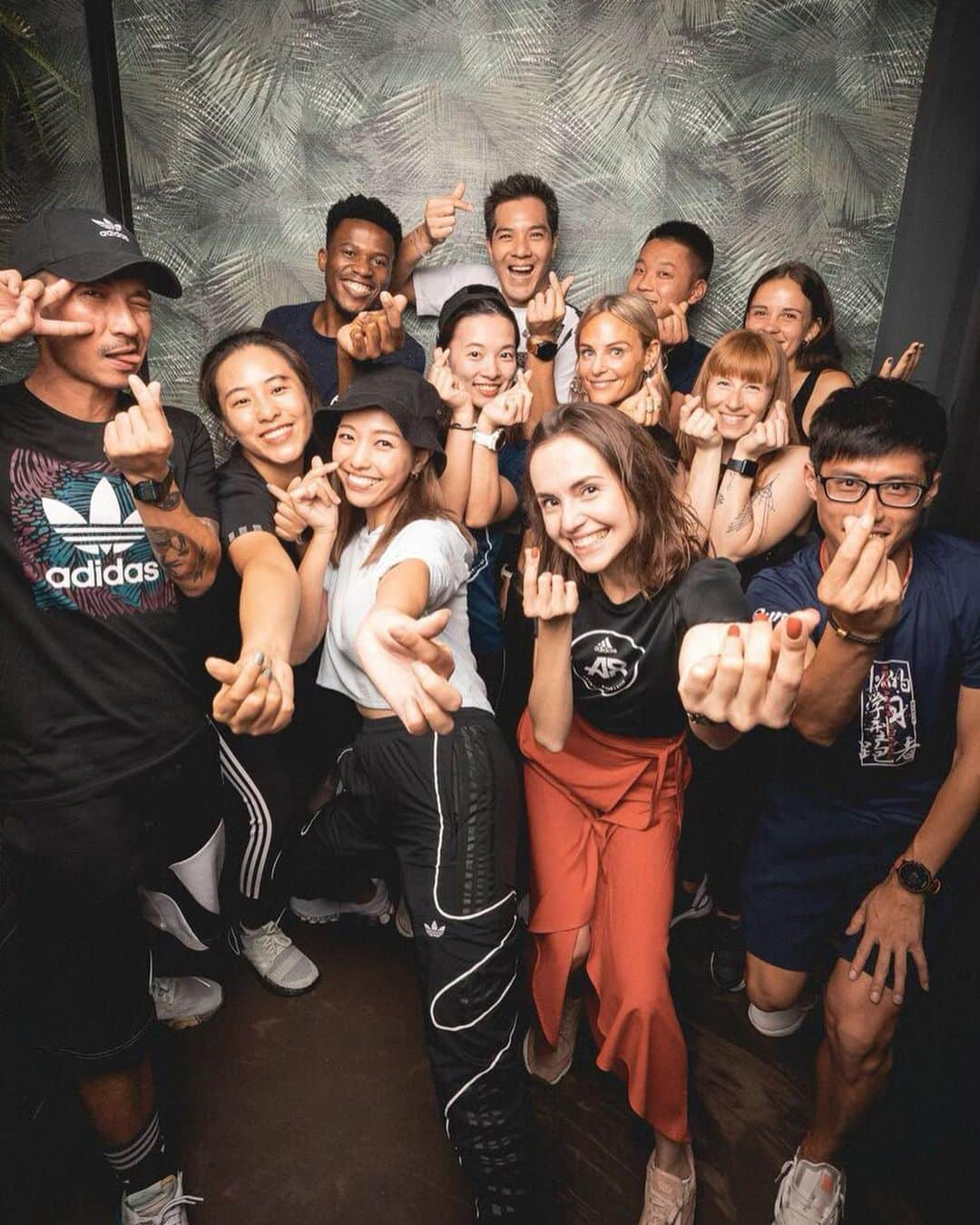 岩崎志保さんのインスタグラム写真 - (岩崎志保Instagram)「@adidasrunners GLOBAL CAPTAINS WEEK 2019🔥 . FUJIROCK 4Days参戦の次の日からドイツに来てます、なかなかハード。笑 (FUJIROCKに関しては帰って落ち着いたらポストする😂) Nurnbergに世界のAR CAPTAINSが大集合！ RFTO in LAで一緒だった人もいれば、初めましてのCAPTAINSもたくさん。今回はアジア勢もいて嬉しい🥰 1週間彼らと一緒に過ごしてARについてmeetingをしたり情報交換をしたり走ったり…とにかく盛り沢山な1週間になりそう！ . 📸 : @benjamindiedering . #ARGLOBALCAPTAINSWEEK2019 #adidasRunners #CAPTAINSUMMIT」7月31日 18時16分 - shihoiwazaki