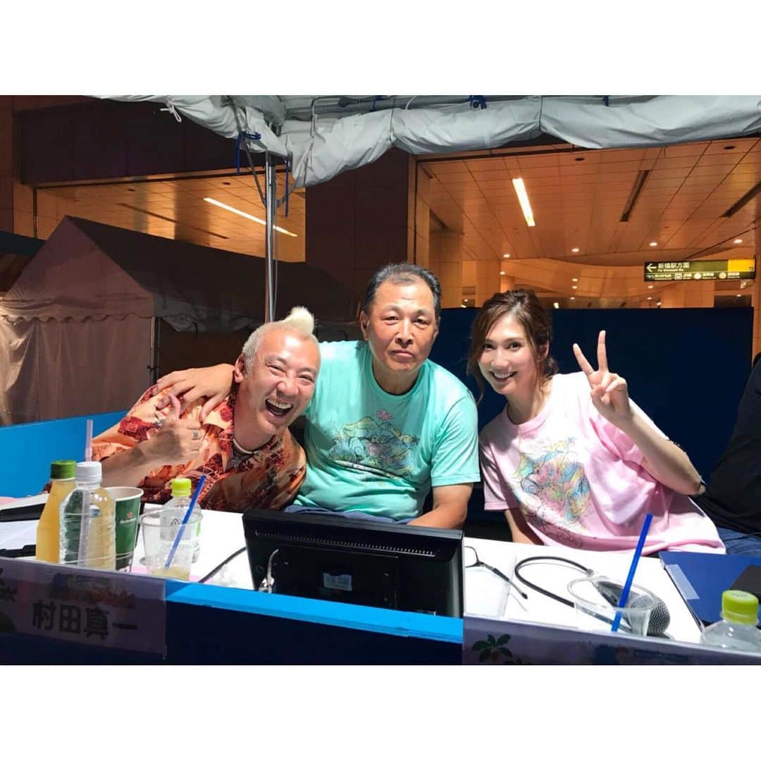 春輝のインスタグラム：「原監督1000勝おめでとうございます✨ 記念すべき試合のパブリックビューイング、村田真一さんとDJ西尾さんと楽しくやらせていただきました😊 この1週間は特に気の抜けない試合が続きます！応援頑張りましょう📣  #村田真一 さん#DJ西尾さん #日テレG+ #読売巨人軍#GIANTS#ジャイアンツ#巨人 #NPB#プロ野球#セリーグ#baseball #春輝#haruki」