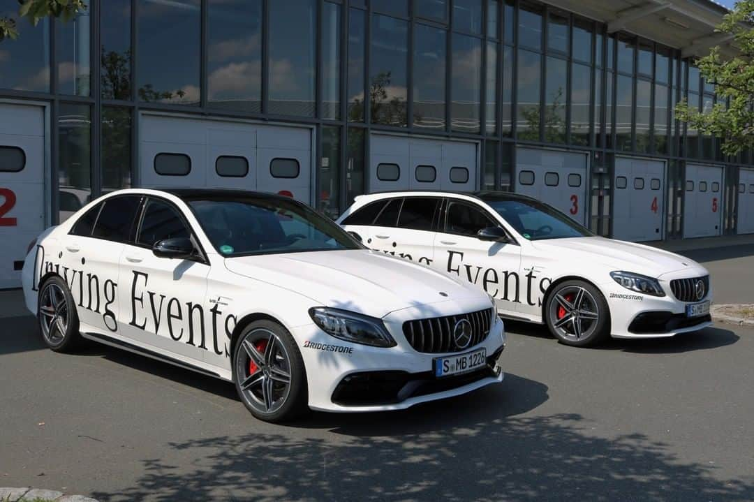 メルセデス・ベンツさんのインスタグラム写真 - (メルセデス・ベンツInstagram)「At the Mercedes-Benz Driving Events, you will be presented with a choice. Sedan ⬅ or ➡ Estate [Mercedes-AMG C 63 S Limousine | Kraftstoffverbrauch kombiniert: 9,9 l/100 km | CO₂-Emissionen kombiniert: 227 g/km; Mercedes-AMG C 63 S T-Modell | Kraftstoffverbrauch kombiniert: 10 l/100 km | CO₂-Emissionen kombiniert: 229 g/km | mb4.me/nefz]  #MBdrivingevents #drivingevents #safetytraining #thebestornothing #AMG #C63S #sedan #estate #AMGperformance #drivingperformance #instacar #AMGfamily #carsofinstagram」7月31日 18時30分 - mercedesbenz