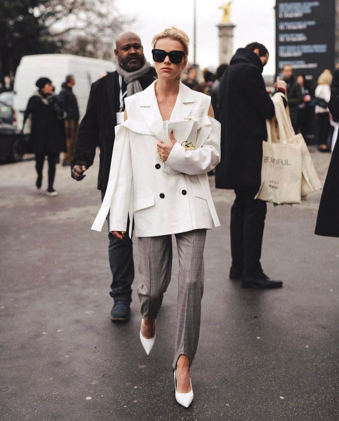 Juliett K.さんのインスタグラム写真 - (Juliett K.Instagram)「#tb #streetstyle #OOTD 1-10? Ktora stylizacja najbardziej Wam się podoba? Pomyślałam, ze od czasu do czasu będę robiła taki mix 10ciu wybranych lookow z różnych lat. Co się w moim stylu zmieniło, co było i co jest dalej modne? 🙃🙌🏼 #maffashionlooks #streetlook」7月31日 18時31分 - maffashion_official