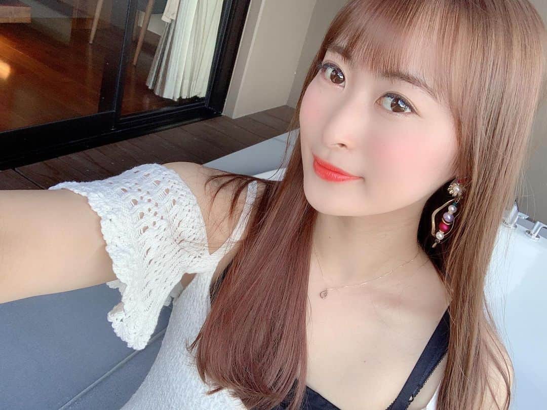 のインスタグラム：「.﻿ 今から夜ごはーん🤤❤️﻿ .﻿ .﻿ いってきます(^ ^)！﻿ .﻿」