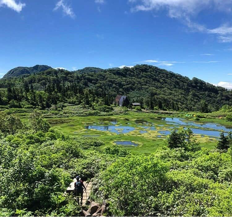 登山*トレッキング*アウトドア『.HYAKKEI』さんのインスタグラム写真 - (登山*トレッキング*アウトドア『.HYAKKEI』Instagram)「火打山〜妙高山あたりの風景は、「山旅」という言葉がよく似合います。 ・ photo by @deedee4134 ・ ・ あなたの山の思い出picを#hyakkeime で投稿してください！みんなで素敵なお山ギャラリーをつくりましょー！﻿ ・﻿ ・﻿ ・﻿ #登山好きな人と繋がりたい #登山 #山登り #山歩き #山ガール #登山女子 #山ボーイ #山バカ #landscape #絶景 #日本の絶景 #as_archive #vsco #reco_ig #光と影 #広角 #青空 #sky #自然美 #妙高山 #夏山」7月31日 18時34分 - hyakkei_me