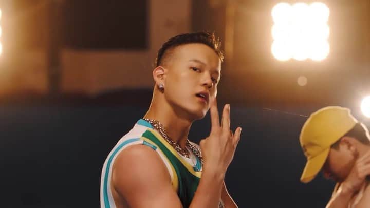 プニエル のインスタグラム：「#FLY23 is out now ! It should be available on all streaming services !! Check it out please! Link for the MV in my stories !  FLY23 나왔습니다! 모든 스트리밍 사이트에 아마 올라가있을거에요! 한번 들어봐주세요! 무비 링크는 스토리즈 안에!」