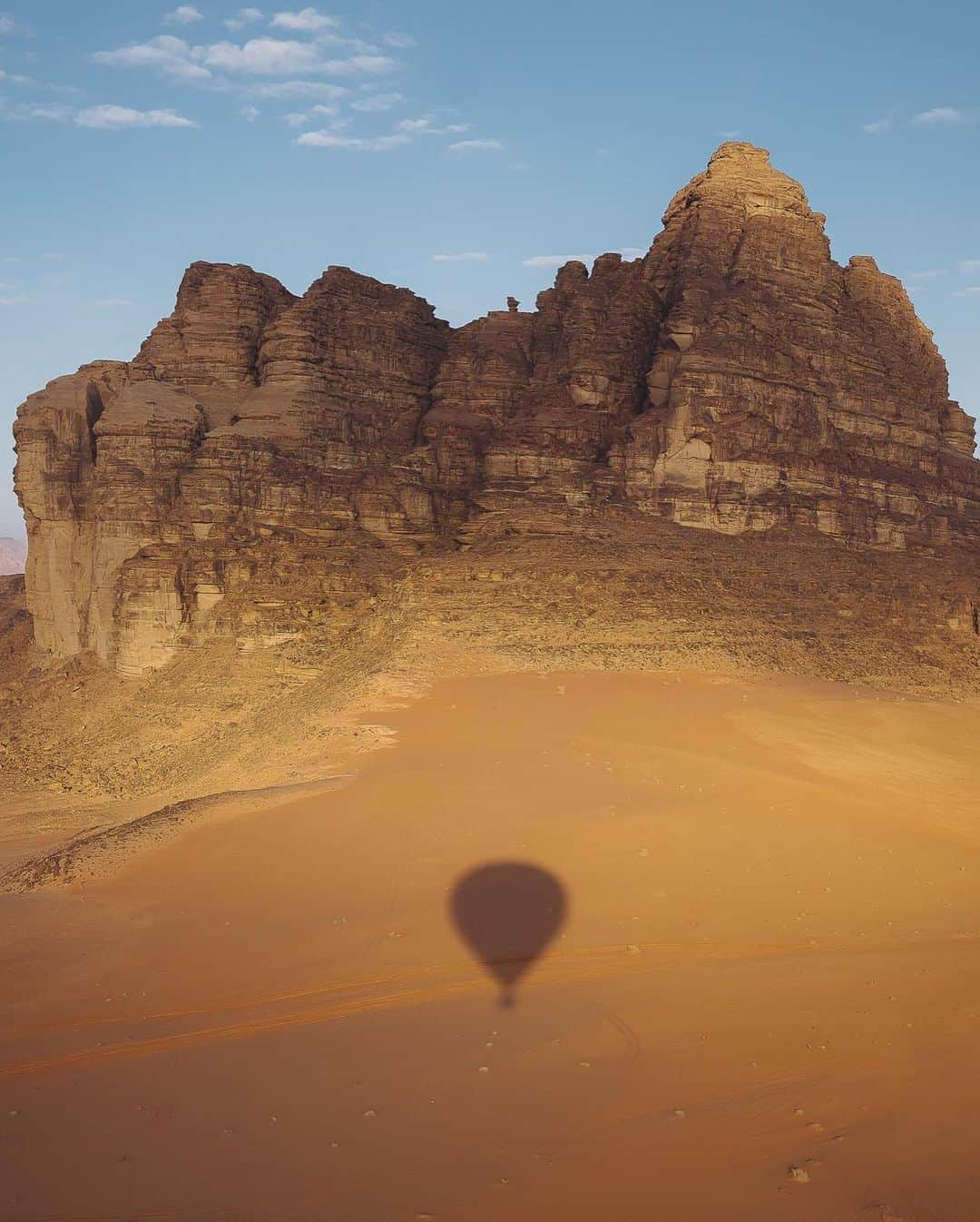 Canon Photographyさんのインスタグラム写真 - (Canon PhotographyInstagram)「Mars on earth  With this collection @davide.anzimanni presents you his favorite place in the world, Wadi rum Desert. Can you guess why he didn’t wanna leave? #canon_photos #jordan」7月31日 18時57分 - cpcollectives