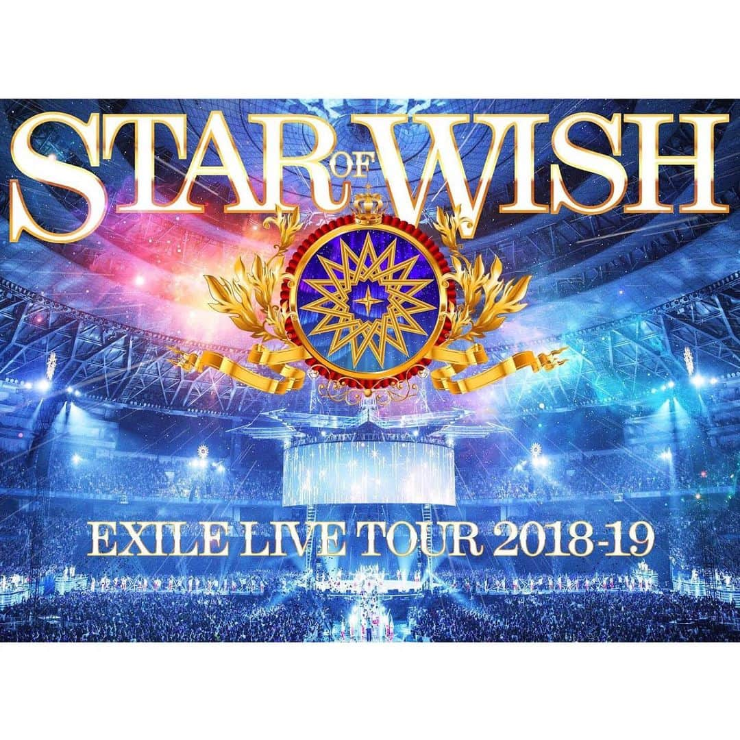 月刊EXILEさんのインスタグラム写真 - (月刊EXILEInstagram)「【EXILE】. . 本日発売日‼️. . 「EXILE LIVE TOUR 2018-2019 "STAR OF WISH"」LIVE DVD & Blu-ray📀✨ . . 前回のツアー以降、ATSUSHIはソロアーティストとして初の6大ドームツアーを成功させ、TAKAHIROもソロとして初のファンクラブイベントや、ACE OF SPADESとしてライブツアーも開催し、EXILE THE SECOND、三代目J SOUL BROTHERS、GENERATIONSもそれぞれにライブツアーを開催、そしてFANTASTICSも始動して華々しいデビューを飾るなど、個々のメンバーがソロやグループとしての活動を活発化させ、それぞれの場所で個の力を磨いてきた。  そして2018年にFor EXILEの想いのもと再び結集し、3年ぶりのオリジナル・アルバムを完成させて挑んだドームツアーは、全19公演で88万人を熱狂の渦に巻き込んだ。6ヶ月連続で新曲を配信して話題となった"EXILE FRIDAY"全6曲や、日清食品「カップヌードル」CMソングの「Heads or Tails」、大ヒットチューン「Ki・mi・ni・mu・chu」など新曲・話題曲満載の全36曲を完全収録！  EXILEのパフォーマンス以外にも、ATSUSHI率いるRED DIAMOND DOGSがDOBERMAN INFINITY、JAY'ED、MABUと共に「RED SOUL BLUE DRAGON」を披露し、EXILE THE SECONDやSHOKICHI、世界と佐藤大樹がリーダーを務めるFANTASTICSもパフォーマンスを披露するなど、見どころの多いライブ映像となっている。 そして豪華盤には、3年ぶりのドームツアーに挑んだメンバーの想いや、ミーティングやリハーサルを重ねてライブを作り上げていった舞台裏に迫った長編ツアードキュメンタリーを収録！ ◇◆◇◆◇◆◇◆◇◆◇◆◇◆◇◆◇◆◇◆◇◆◇◆◇ 現在発売中の『月刊EXILE 9月号』では、「EXILE LIVE TOUR 2018-2019 "STAR OF WISH"」の貴重な写真を掲載📸ぜひこちらも併せてご覧ください📚 ◇◆◇◆◇◆◇◆◇◆◇◆◇◆◇◆◇◆◇◆◇◆◇◆◇ 《商品形態》 ◆ドキュメンタリー付き豪華盤 【DVD 3枚組】 RZBD-86878～80 8,980円(本体価格)+税 【Blu-ray Disc 3枚組】 RZXD-86881～3 8,980円(本体価格)+税 . . ◆通常盤 【DVD 2枚組】 RZBD-86884～5 6,980円(本体価格)+税 【Blu-ray Disc 2枚組】 RZXD-86886～7 6,980円(本体価格)+税 -------------------------------------------- EXILE offical website http://exile.jp  EXILE mobile http://m.ex-m.jp/」7月31日 19時01分 - exile_magazine