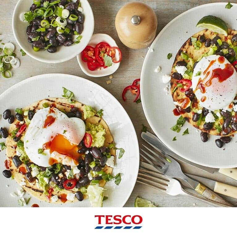 Tesco Food Officialさんのインスタグラム写真 - (Tesco Food OfficialInstagram)「Feel like giving cereal a little holiday? These 4 healthier breakfast ideas will  help the family rise and shine all Summer long.  Find these recipes on Tesco Real Food under ‘Healthy’ – link in bio.  CRUNCHY OATS – a low-sugar alternative to granola  VEGAN BANANA MUFFINS – a banana-based bake means cake for breakfast! ONE-PAN BRUNCH BAKE – serve your bacon and eggs in a veg-packed bake AVOCADO TOSTADAS – bulk out your brunch Mexican-style with black beans」7月31日 19時09分 - tescofood