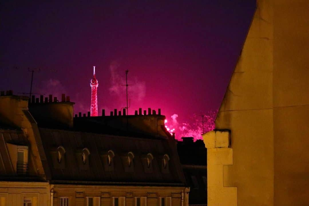 日野礼香さんのインスタグラム写真 - (日野礼香Instagram)「遠目から見えたパリ祭の花火  #paris #france #fireworks #bastilleday #towereffel #パリ #フランス旅行 #パリ祭 #革命記念日 #花火 #エッフェル塔🇫🇷」7月31日 19時11分 - reicheru219