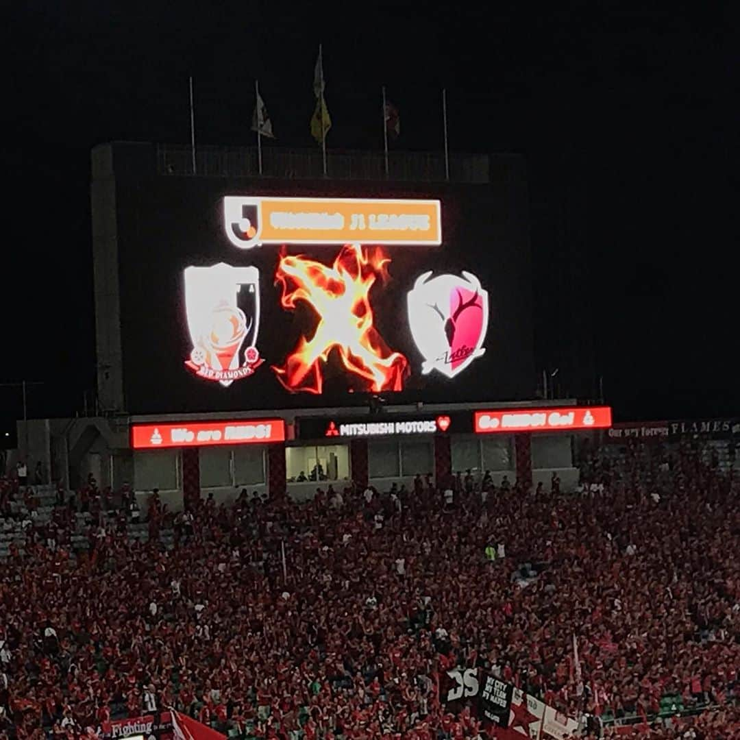 加藤美和さんのインスタグラム写真 - (加藤美和Instagram)「Can’t wait for the match Urawa Red Diamonds vs Kashima Antlers to start from 7:33 p.m. Going to talk about it on the radio tomorrow morning🍀  浦和レッズと鹿島アントラーズの一戦の取材⚽️ #urawareds #urawareddiamonds #soccer #football #kashimaantlers #kashima #sportsreporter #reporter #match #saitama #stadium #bilingual #japanese #japan  #浦和レッズ #浦和 #レッズ #埼玉 #埼玉スタジアム #鹿島アントラーズ #鹿島 #試合 #サッカー #jリーグ #取材 #ラジオ #レポーター #fmnack5 #応援番組 #バイリンガル」7月31日 19時21分 - miwakato_