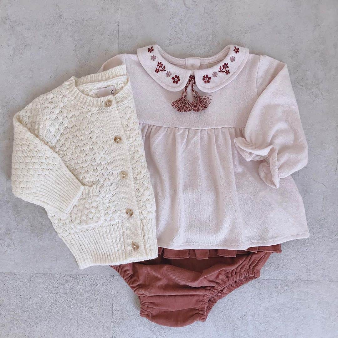 petit mainさんのインスタグラム写真 - (petit mainInstagram)「.﻿ ☆BABY NEW ARRIVAL☆﻿ ﻿ ﻿ 9693508 トップス×ブルマセット ￥3888﻿ サイズ 70・80㎝﻿ 9693519 カーディガン ￥2484﻿ サイズ 70・80㎝﻿ 9693504 レッグウォーマー ￥756﻿ サイズ F﻿ ○セール除外・税込価格﻿ ﻿ #petitmain #プティマイン #petitmainコーデ #プティマインコーデ #キッズ #kids #kidswear #キッズウェア #子ども服 #kidsstyle #キッズスタイル #kidscoordinate #キッズコーデ #kidsfashion #キッズファッション #ママ #女の子ママ #女の子ママ予定 #男の子ママ #男の子ママ予定 #mybaby #baby #ベビー #ベビーコーデ #新生児 #newarrival #newarrivals #置き画 #置き画くら部 #置き画くらぶ」7月31日 19時20分 - petitmain_official
