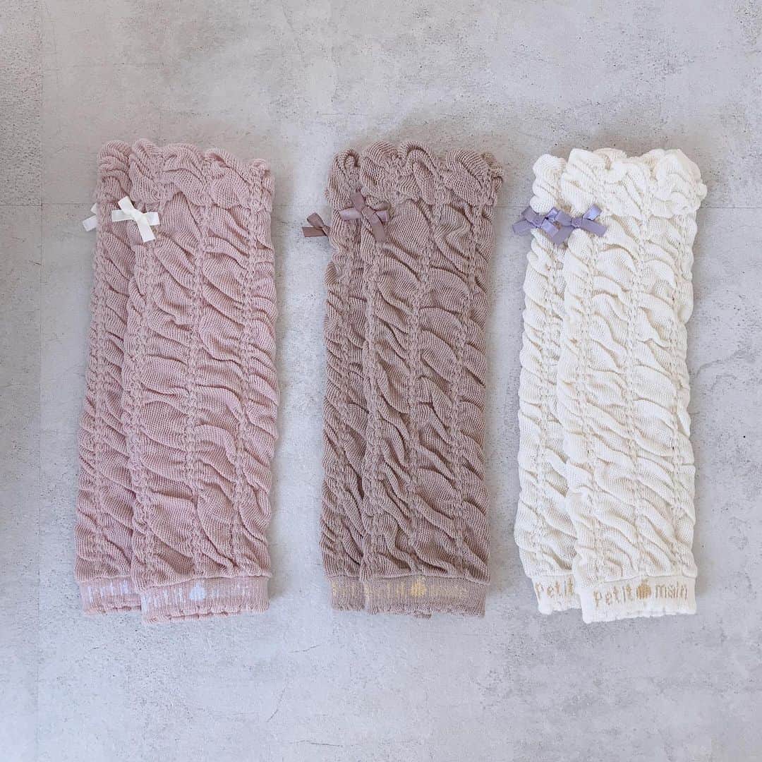 petit mainさんのインスタグラム写真 - (petit mainInstagram)「.﻿ ☆BABY NEW ARRIVAL☆﻿ ﻿ ﻿ 9693508 トップス×ブルマセット ￥3888﻿ サイズ 70・80㎝﻿ 9693519 カーディガン ￥2484﻿ サイズ 70・80㎝﻿ 9693504 レッグウォーマー ￥756﻿ サイズ F﻿ ○セール除外・税込価格﻿ ﻿ #petitmain #プティマイン #petitmainコーデ #プティマインコーデ #キッズ #kids #kidswear #キッズウェア #子ども服 #kidsstyle #キッズスタイル #kidscoordinate #キッズコーデ #kidsfashion #キッズファッション #ママ #女の子ママ #女の子ママ予定 #男の子ママ #男の子ママ予定 #mybaby #baby #ベビー #ベビーコーデ #新生児 #newarrival #newarrivals #置き画 #置き画くら部 #置き画くらぶ」7月31日 19時20分 - petitmain_official