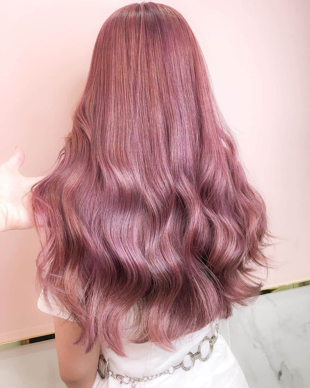 原涼香のインスタグラム：「Romantic pink 💗💗💗 SMTOWN前にきてくれました🇰🇷💕 ケアブリーチなので つやつやぴんく~~」