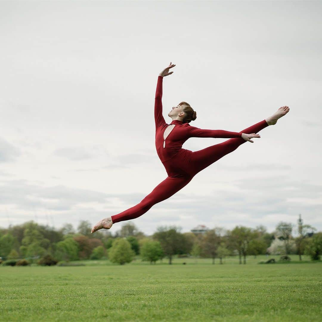 ballerina projectさんのインスタグラム写真 - (ballerina projectInstagram)「We will be celebrating the 18+ years of the Ballerina Project as we near our conclusion. Here is a look back at that the moments that best represent the project from the past 2 decades.  Here is a collection of images I created with Gina Scott in London. #ballerina - @gina_the_ballerina #regentscanal #camdentown #london #ballerinaproject #ballerinaproject_ #ballet #dance #pointe #ginascott  Only 6 Ballerina Project limited edition prints are left for purchase. Purchase one before we conclude all limited edition print sales in August 2nd. Link is in our Instagram profile to purchase one today.  The Ballerina Project book is now available for pre-order. Go to @ballerinaprojectbook for pre-order link and info. #ballerinaprojectbook」7月31日 10時35分 - ballerinaproject_