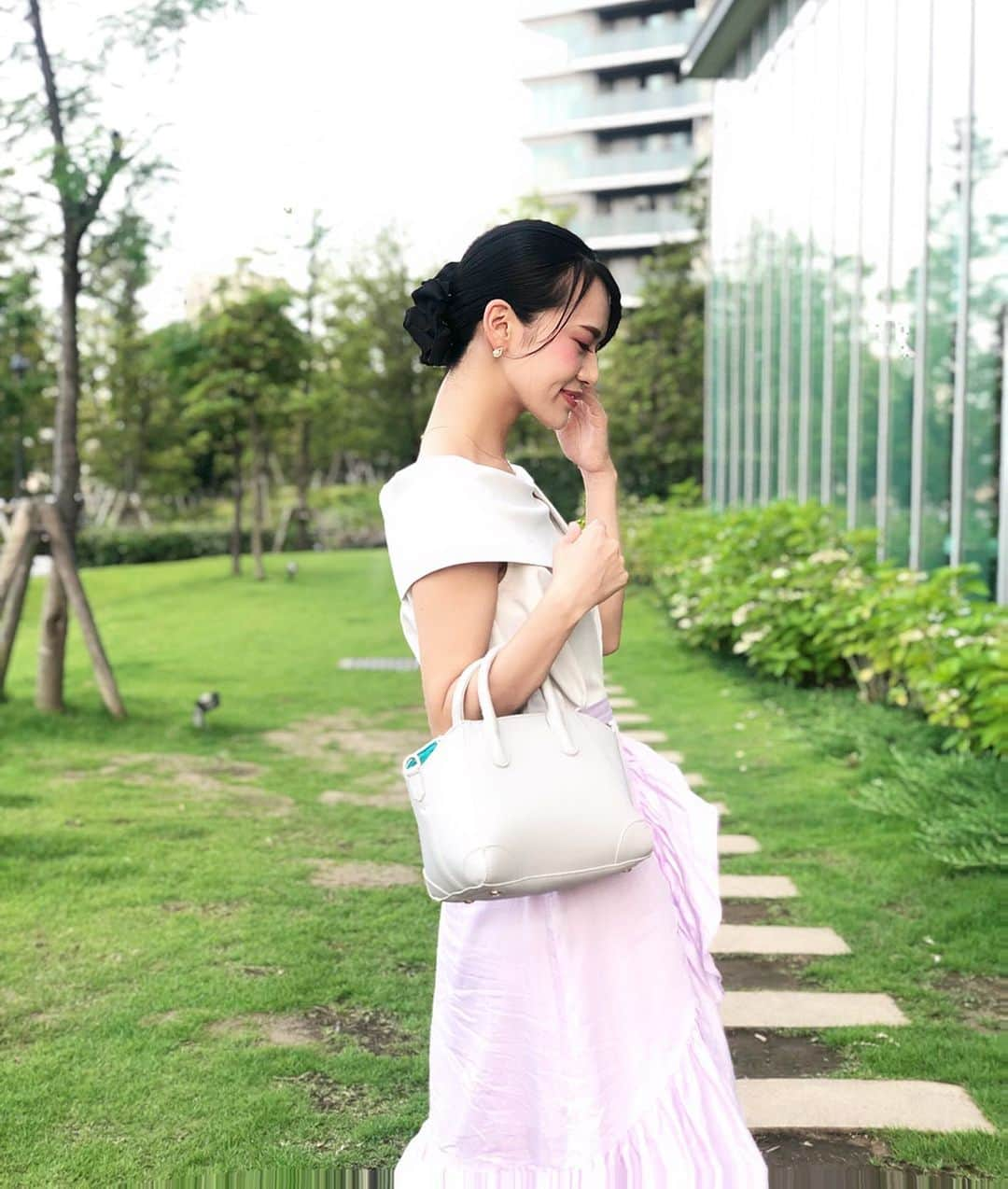 七尾エレナさんのインスタグラム写真 - (七尾エレナInstagram)「ゆきねえ @yukikokihara から ステキなバッグが👜届いた❤️ ゆきねえが手がけるブランド girls bag❤️ @girlsbag2012 ＊ この前ランチしてたときに ゆきねえが持ってて かわいいなあって思ってたら 昨日お家に届いたよ🎁✨ うれしすぎる😆✨ ＊ 小さいのにたくさん荷物入るし お出かけにぴったりサイズで これから沢山色んなとこに連れて行こう✨ ゆきねえありがとう😊❤️ ＊ #girlsbag #gb #ガールズバッグ #バッグ #bag #おでかけバッグ #コーディネート #ootd #コーデ」7月31日 11時12分 - elenananao