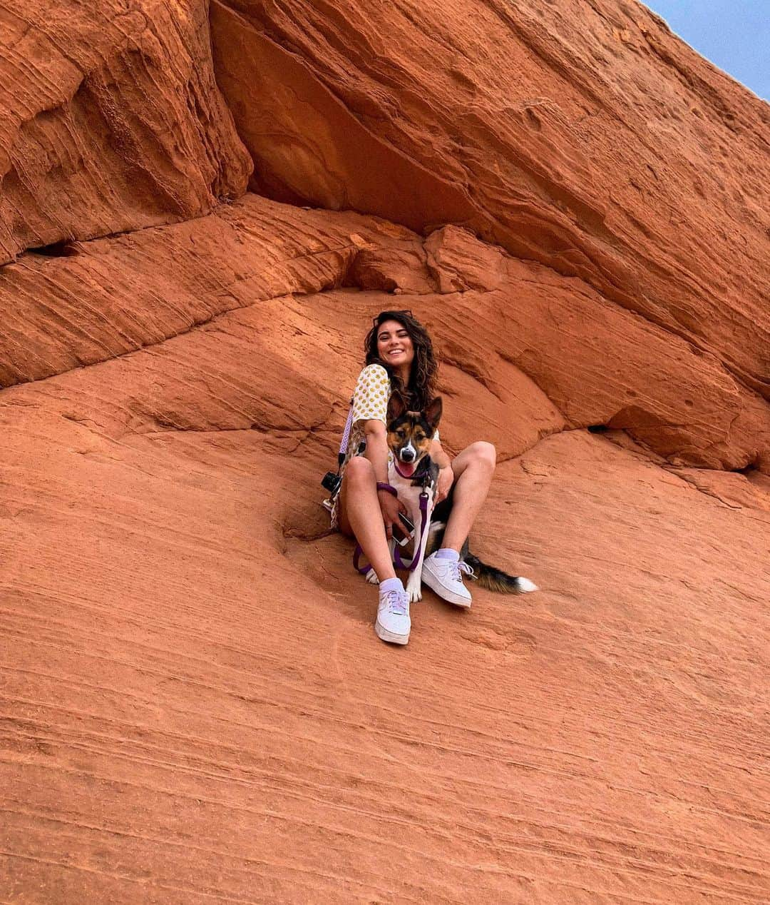 キラ・サントーロさんのインスタグラム写真 - (キラ・サントーロInstagram)「We wanted to go to antelope canyon but they wouldn’t let pups inside :’(. Either way got to see some cool stuff ✨」7月31日 11時21分 - kyrasantoro