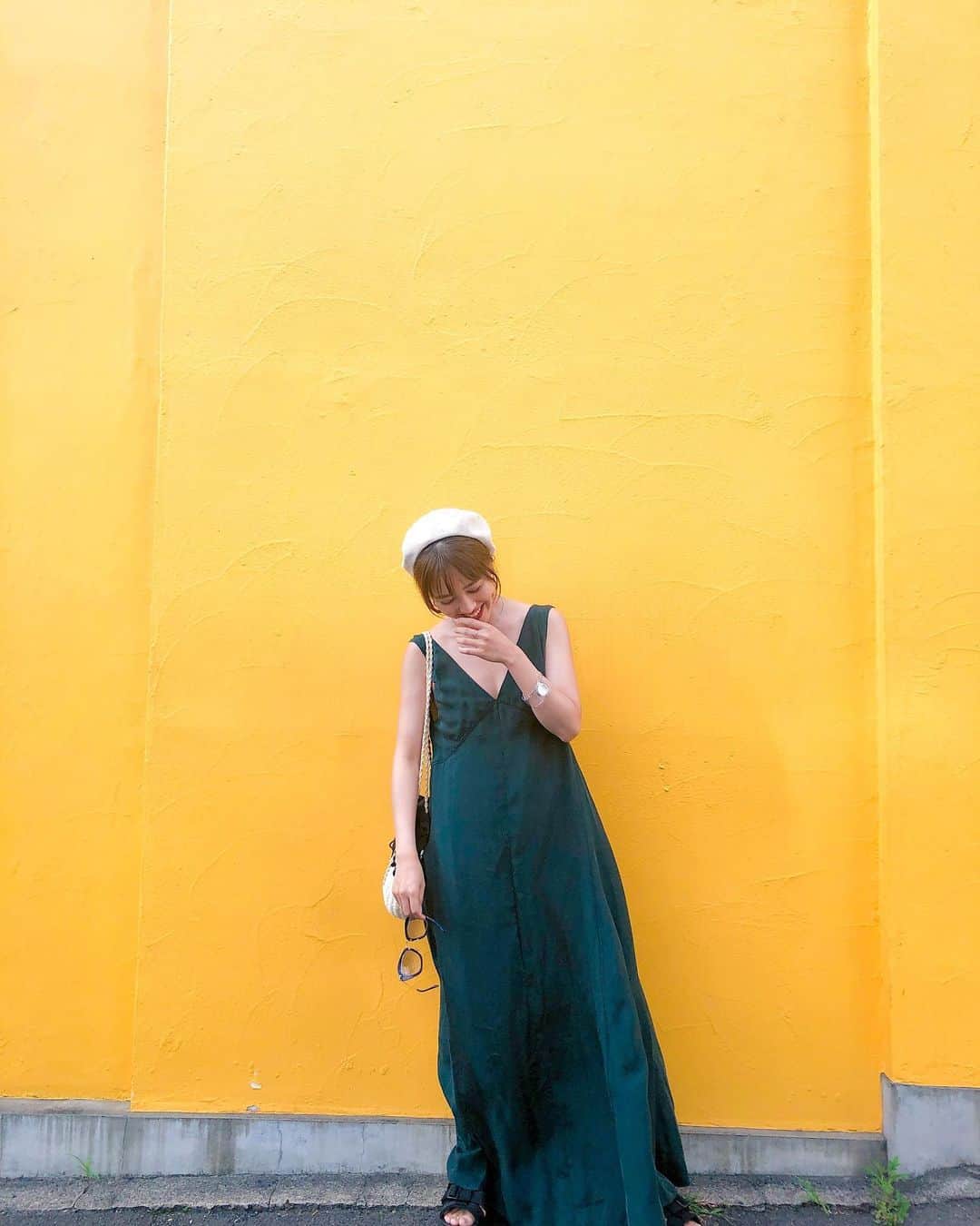 阿島ゆめさんのインスタグラム写真 - (阿島ゆめInstagram)「🌹 . . お気に入りの(@casa_fline )のワンピース👗❣️ 大胆に背中見せ🤭 . 暑い時は帽子に髪の毛入れ込む派です🙋‍♀️ . 全身タグ付けしてます😻 ちなみにバックはベトナム土産です😘 #casafline」7月31日 11時21分 - yume_ajima