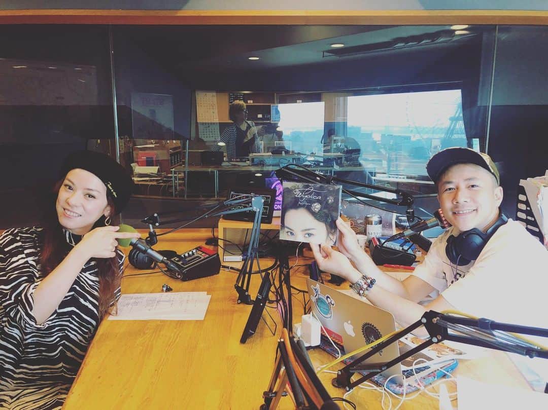 azumiのインスタグラム：「FM ヨコハマ #ちょうどいいラジオ 光邦さんと。お話(カレー話)が盛り上がりすぎて、なんと出演時間延長！笑 ありがとうございましたー！ 今日は12時台に #TBSラジオ #ジェーンスー さんの #生活は踊るに出演します！」