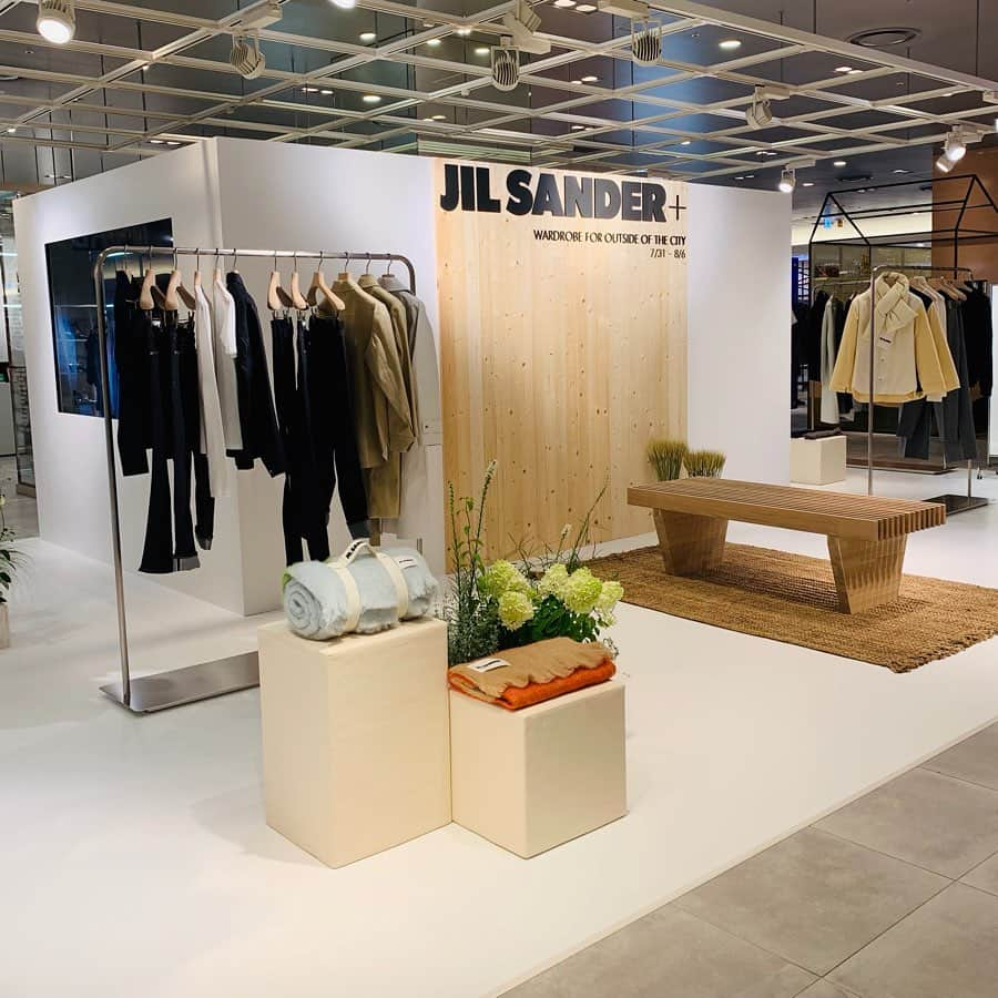 HANKYU.MODEさんのインスタグラム写真 - (HANKYU.MODEInstagram)「JIL SANDER+ POP UP STORE Until 8/6 At ３F Cotocoto Stage31 詳しくはプロフィールURLをチェック！ #Hankyu #HANKYUMODE #umedahankyu #阪急うめだ本店 #うめだ阪急 #阪急百貨店 #osaka #umeda #mode #jilsanderplus #ジルサンダープラス」7月31日 12時03分 - hankyumode