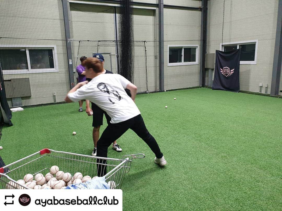 JUNO さんのインスタグラム写真 - (JUNO Instagram)「#Repost @ayabaseballclub • • • • • 아야베이스볼클럽  사이드암 .언더.투수레슨 잘생기고 멋진 김무영코치님께서 지도해주십니다. 남녀노소 어렵게 생각하지마시고 던지는게 힘드신분들 오셔서 즐거운 야구배워보세요.  #아야베이스볼클럽 #아저씨야구해요 #아야유소년야구단 #아야유소년야구단모집  #사회인야구 #여자야구 #엘리트야구  #유소년야구 #투수레슨 #투수 #타격레슨 #타격 #야구레슨 #야구#일산#일산야구연습장  #일산맘#고양맘 #취미야구  밑에 연락처로 상담전화 주시면 친절하게 상담해드려요🥰🥰 주소#일산동구백석동1104 -104 문의#01093271588」7月31日 13時06分 - kimmooyoung