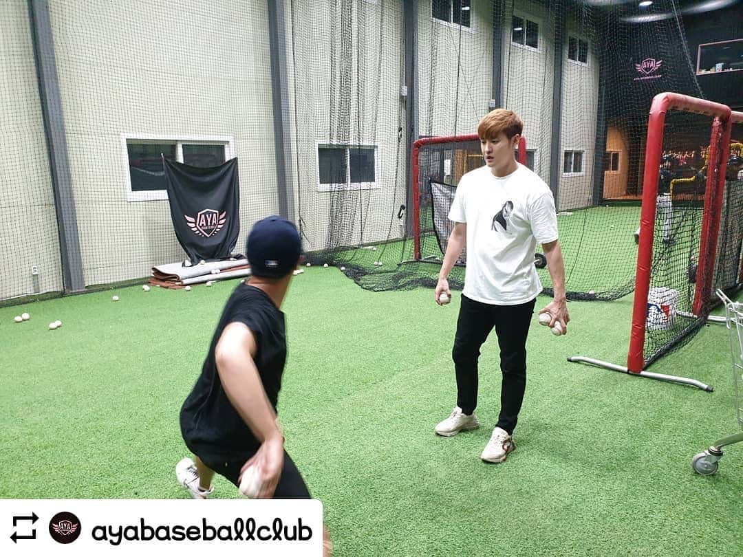 JUNO さんのインスタグラム写真 - (JUNO Instagram)「#Repost @ayabaseballclub • • • • • 아야베이스볼클럽  사이드암 .언더.투수레슨 잘생기고 멋진 김무영코치님께서 지도해주십니다. 남녀노소 어렵게 생각하지마시고 던지는게 힘드신분들 오셔서 즐거운 야구배워보세요.  #아야베이스볼클럽 #아저씨야구해요 #아야유소년야구단 #아야유소년야구단모집  #사회인야구 #여자야구 #엘리트야구  #유소년야구 #투수레슨 #투수 #타격레슨 #타격 #야구레슨 #야구#일산#일산야구연습장  #일산맘#고양맘 #취미야구  밑에 연락처로 상담전화 주시면 친절하게 상담해드려요🥰🥰 주소#일산동구백석동1104 -104 문의#01093271588」7月31日 13時06分 - kimmooyoung