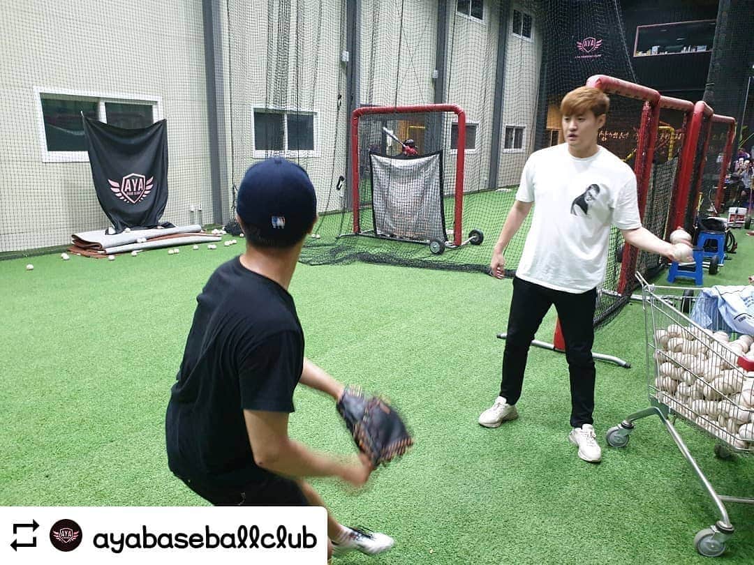 JUNO さんのインスタグラム写真 - (JUNO Instagram)「#Repost @ayabaseballclub • • • • • 아야베이스볼클럽  사이드암 .언더.투수레슨 잘생기고 멋진 김무영코치님께서 지도해주십니다. 남녀노소 어렵게 생각하지마시고 던지는게 힘드신분들 오셔서 즐거운 야구배워보세요.  #아야베이스볼클럽 #아저씨야구해요 #아야유소년야구단 #아야유소년야구단모집  #사회인야구 #여자야구 #엘리트야구  #유소년야구 #투수레슨 #투수 #타격레슨 #타격 #야구레슨 #야구#일산#일산야구연습장  #일산맘#고양맘 #취미야구  밑에 연락처로 상담전화 주시면 친절하게 상담해드려요🥰🥰 주소#일산동구백석동1104 -104 문의#01093271588」7月31日 13時06分 - kimmooyoung