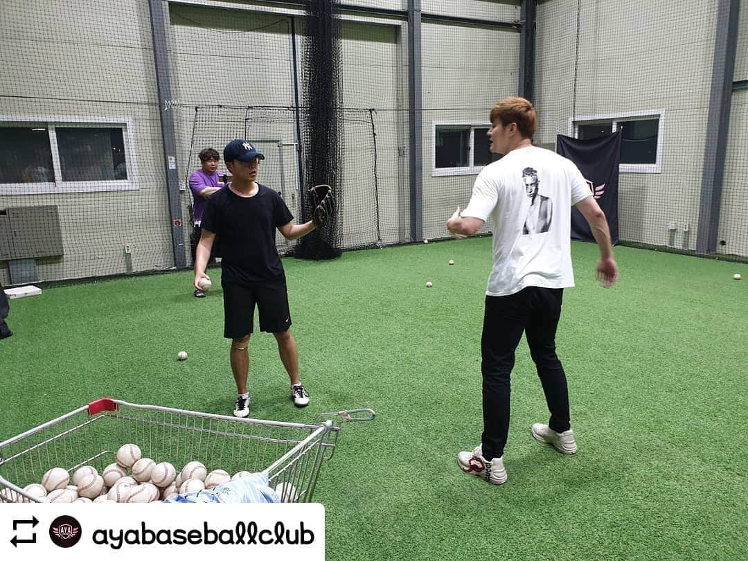 JUNO さんのインスタグラム写真 - (JUNO Instagram)「#Repost @ayabaseballclub • • • • • 아야베이스볼클럽  사이드암 .언더.투수레슨 잘생기고 멋진 김무영코치님께서 지도해주십니다. 남녀노소 어렵게 생각하지마시고 던지는게 힘드신분들 오셔서 즐거운 야구배워보세요.  #아야베이스볼클럽 #아저씨야구해요 #아야유소년야구단 #아야유소년야구단모집  #사회인야구 #여자야구 #엘리트야구  #유소년야구 #투수레슨 #투수 #타격레슨 #타격 #야구레슨 #야구#일산#일산야구연습장  #일산맘#고양맘 #취미야구  밑에 연락처로 상담전화 주시면 친절하게 상담해드려요🥰🥰 주소#일산동구백석동1104 -104 문의#01093271588」7月31日 13時06分 - kimmooyoung