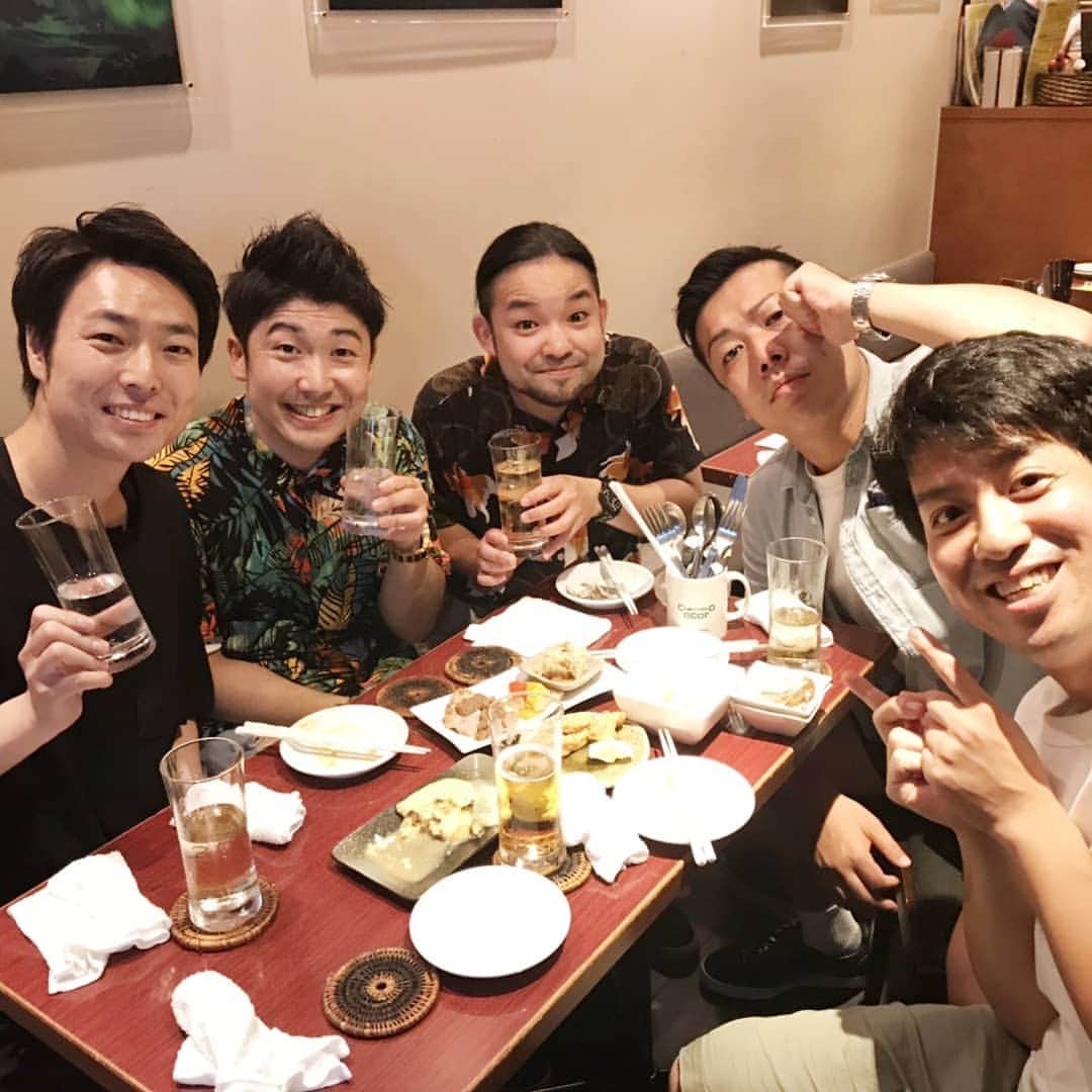 レイチェルのインスタグラム：「先日。  タケオさんに御馳走になりましたよ！  別府くん・富ちゃん・平田くんも一緒でしたよ！  非常に、たぁのぉしぃーーー会でしたよ！  そして今日からのNGKは、  そんなタケオさんがリーダーの新喜劇ですよ！  こちらも非常に、たぁのぉしぃーーーので、  宜しかったら是非是非ですよっ！！！！！ 😆😆😆😆😆😆✨✨✨✨✨✨🎶🎶🎶🎶🎶🎶🎶」
