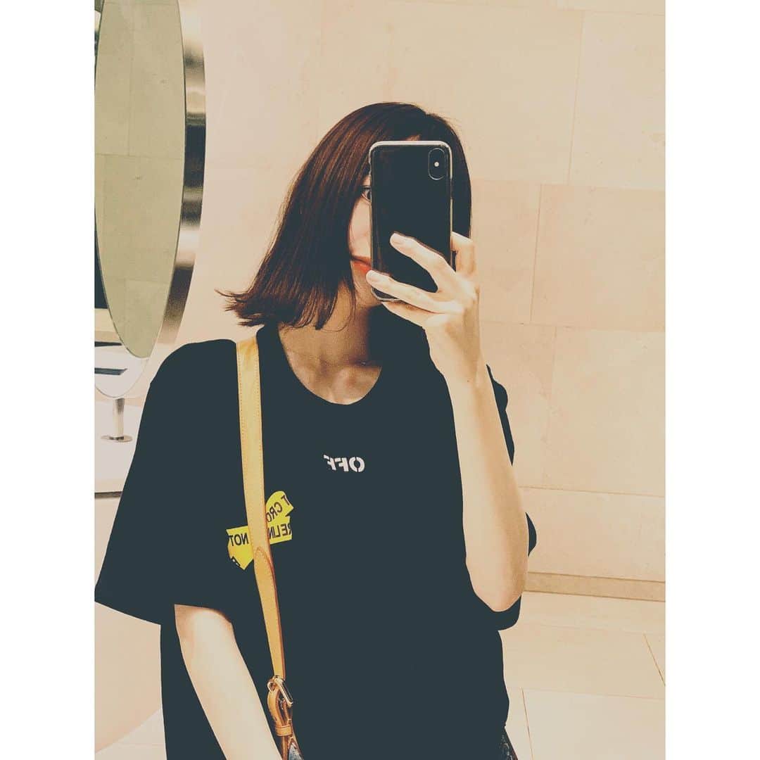のインスタグラム：「7月最終日ーーっ☺︎☺︎☺︎ #july #夏 #hotsummer2019  #汗滝よ #外歩いたら都度都度シャワーに入りたい気持ち」