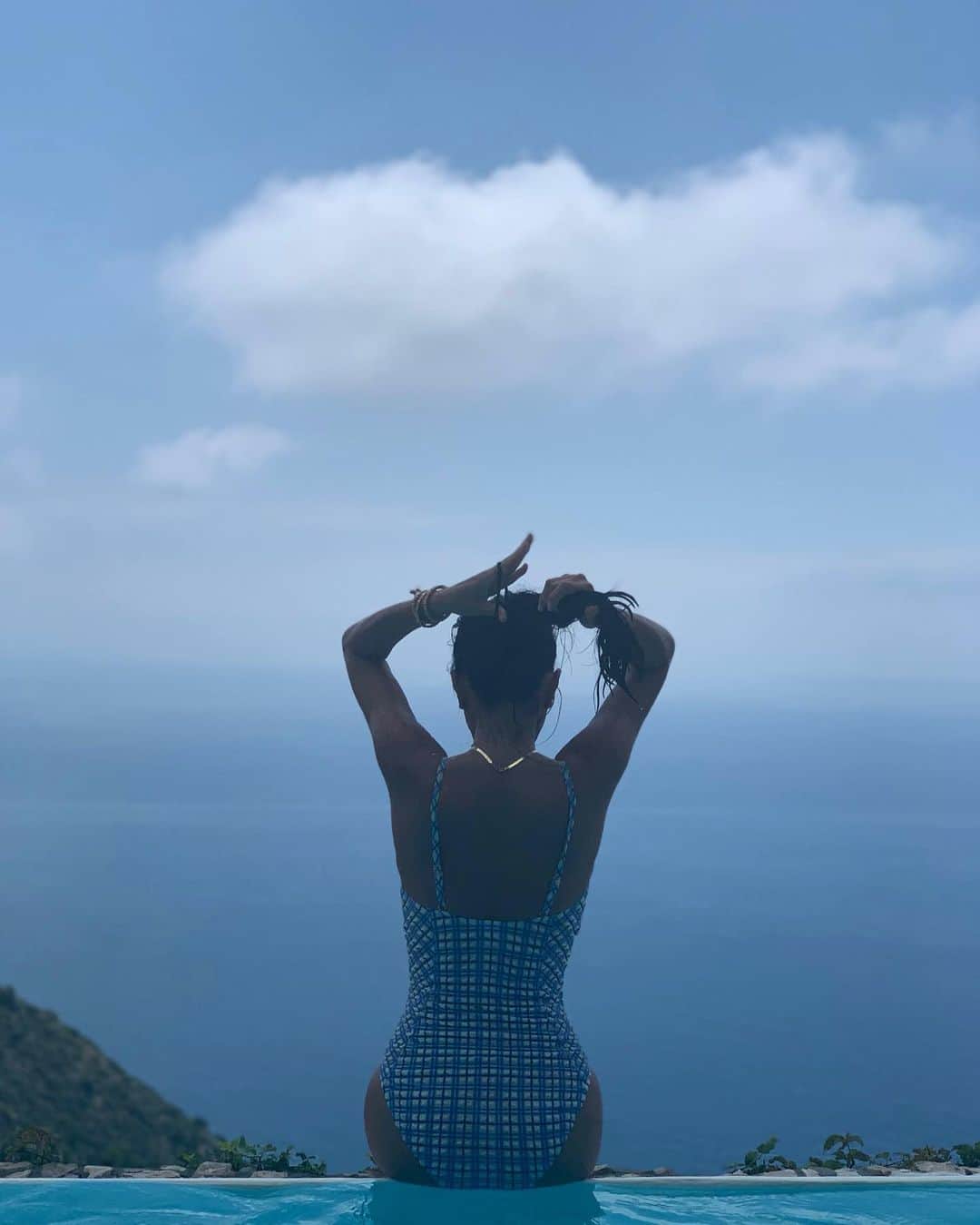 リー・ウネ・ヨンさんのインスタグラム写真 - (リー・ウネ・ヨンInstagram)「💙」7月31日 13時24分 - leehaeyoung1730