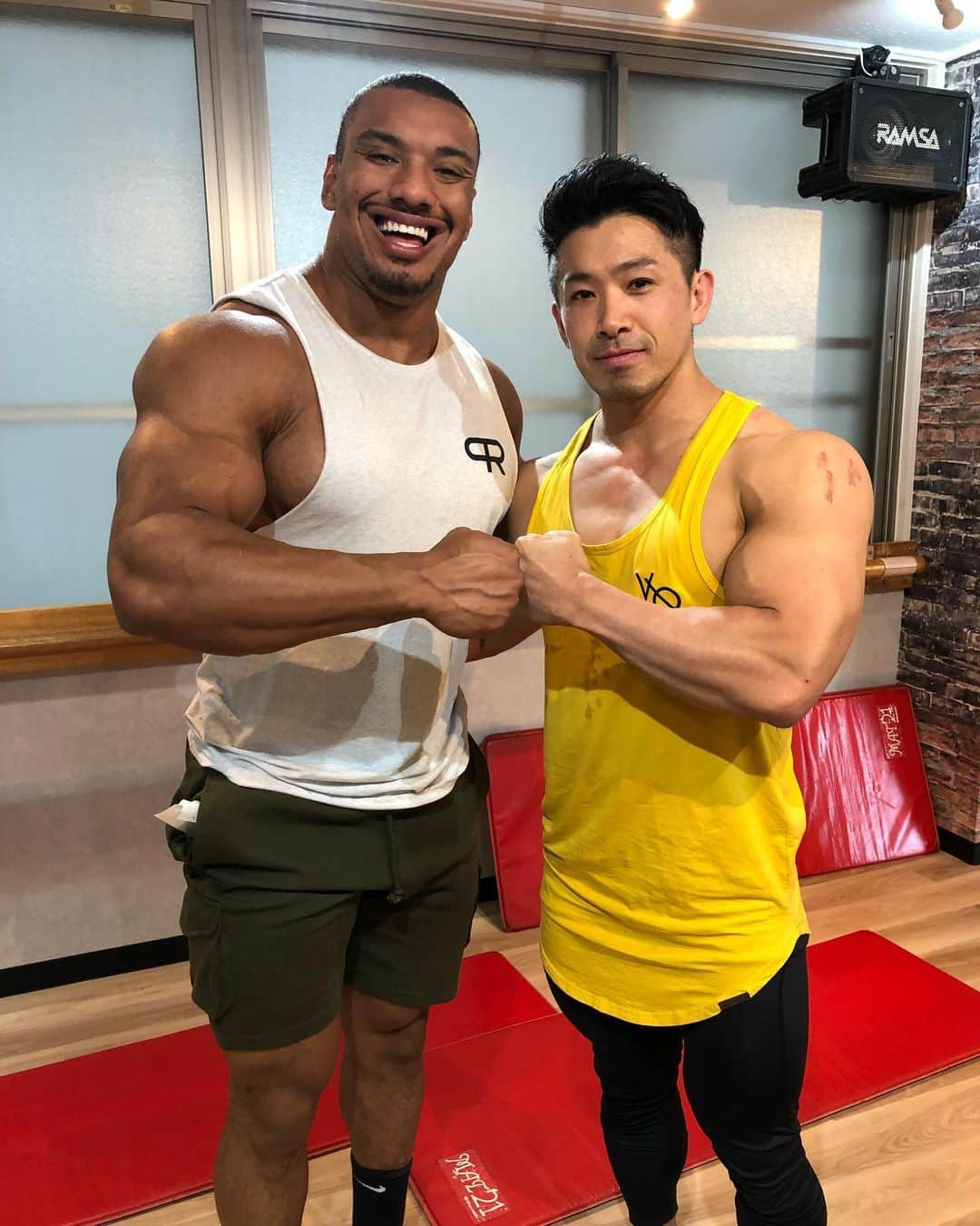 湯浅幸大さんのインスタグラム写真 - (湯浅幸大Instagram)「Thank you @larrywheels 😆 パワーハウスのプレート全部使ってデッドしてましたw  #workout #workoutlife #eatclean #teamlan #training #trainhard #ifbbpro #ifbbproleague #instafitness #arms #abs #diet #gymmotivation #gohardorgohome #bodybuilding #noresttobethebest #mensphysique #classicphysique #ワークアウト #ワークアウトライフ #トレーニング #筋トレ #減量 #ダイエット #減量のある生活 #チートのある生活 #思想を維持する精神は狂気でなければならない」7月31日 13時22分 - kingyuasa