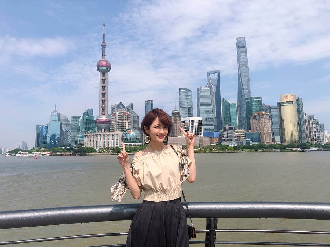AYASAさんのインスタグラム写真 - (AYASAInstagram)「🇨🇳🗼✨✨✨ #上海中心大厦  #上海タワー ・ ・ #観光中  #shanghai #china」7月31日 13時25分 - ayasa_doya