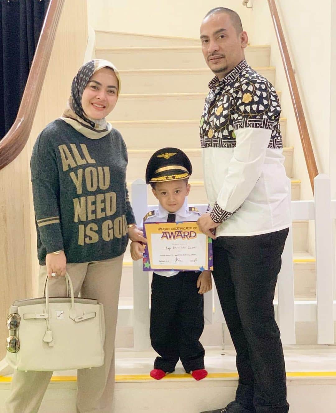 Syahriniさんのインスタグラム写真 - (SyahriniInstagram)「• 31 Juli 2019, Cintaku “ RajaRatu “ Hanya Beda 3 Jam Saja Lahirnya Sama Aunty Incesss, Tak Terasa Sudah 4.Tahun Saja Usia Nya Sekarang ,Do’a Aunty Incesss Dan Uncle Reino Untukmu Selalu Nak, Semoga Menjadi Anak Yg Sholeh Dan Sholehah Dan Juga Toyyib ,Takut Sama ALLAH SWT Hormat Sama Mommy Dan Daddy !  Rabbi Habli Minnashalihin 🤲  ________\\\________  #PrincesSyahrini #MyPreciousFamily #MyLovelyNieceAndNephew」7月31日 14時01分 - princessyahrini