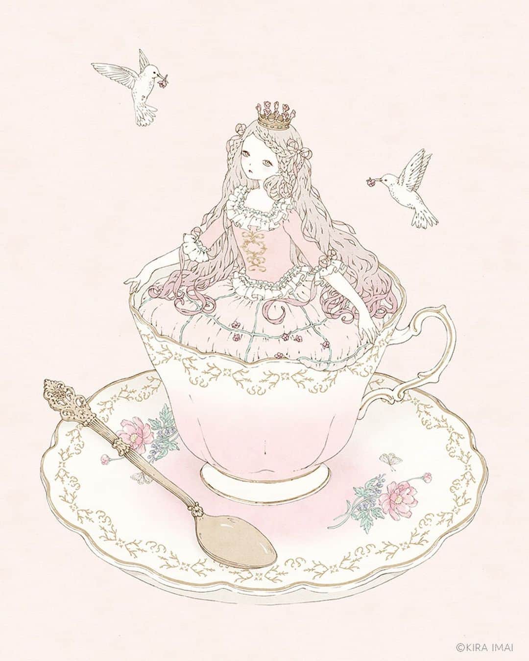 今井キラのインスタグラム：「「ひと匙姫」﻿ ﻿ 2016年の個展トゥワイライトでお披露目した﻿ 一番最初のひと匙姫。﻿ ﻿ ・﻿ ﻿ 四方あゆみ 写真展﻿ "ANOTHER STORY" Ayumi ‪Shikata‬ Exhibition﻿ フォトグラファー四方あゆみが撮りおろした7人のモデル。7つの物語。﻿ ‪8/3 - 8/7 2019‬﻿ Weekday ‪11:00 - 20:00‬  Weekend ‪11:00 - 22:00‬﻿ Entrance Fee  500yen﻿ ﻿ at URD EVENT SPACE﻿ ‪東京都目黒区中目黒1-3-12 URBAN RESORT DAIKANYAMA 2F‬﻿ ﻿ 👸RinRin Doll 一日店長👸﻿ 8/5(月) 15:00〜20:00﻿ ﻿ 四方あゆみさんはもちろん、私とボンジュール鈴木さんも会場に居ますのでお時間が合えば遊びにきてください🥄﻿ 書籍の「ひと匙姫」やポストカードなどのグッズ販売も行います。﻿ ご迷惑でなければサインもさせていただきます😺﻿ ﻿ ・﻿ ﻿ #🥄 #kiraimai #👑 #sweetlolita #illustrator #イラストレーター #イラスト #👸 #art #lolitafashion #ロリータ #☕️#ANOTHERSTORY⁩」