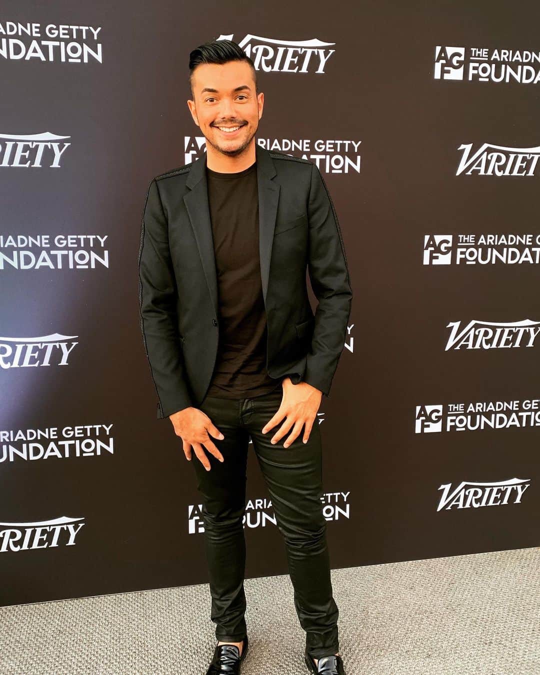 アンソニー・ラモスのインスタグラム：「A wonderful evening celebrating @ariadnegettyfdn as @variety Philanthropist of the Year! #thankyouari for your unwavering support @glaad 🌈❤️」