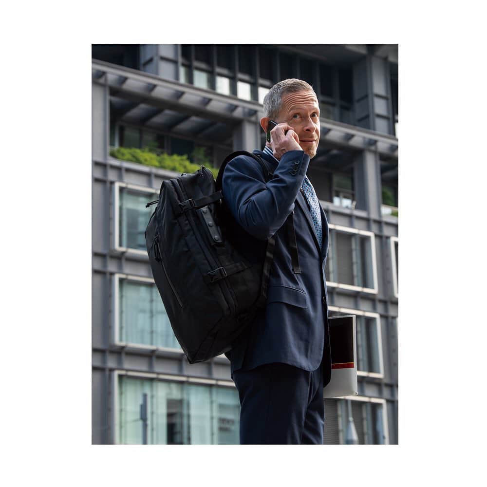 のインスタグラム：「雑誌『BACKSTAGE PASS』とのコラボレーション企画。詳しくはブランドサイトをご覧下さい。 #NewEra #ニューエラ #NewEraJapan #Cap #キャップ #Bag #BusinessBag #ビジネスバッグ」