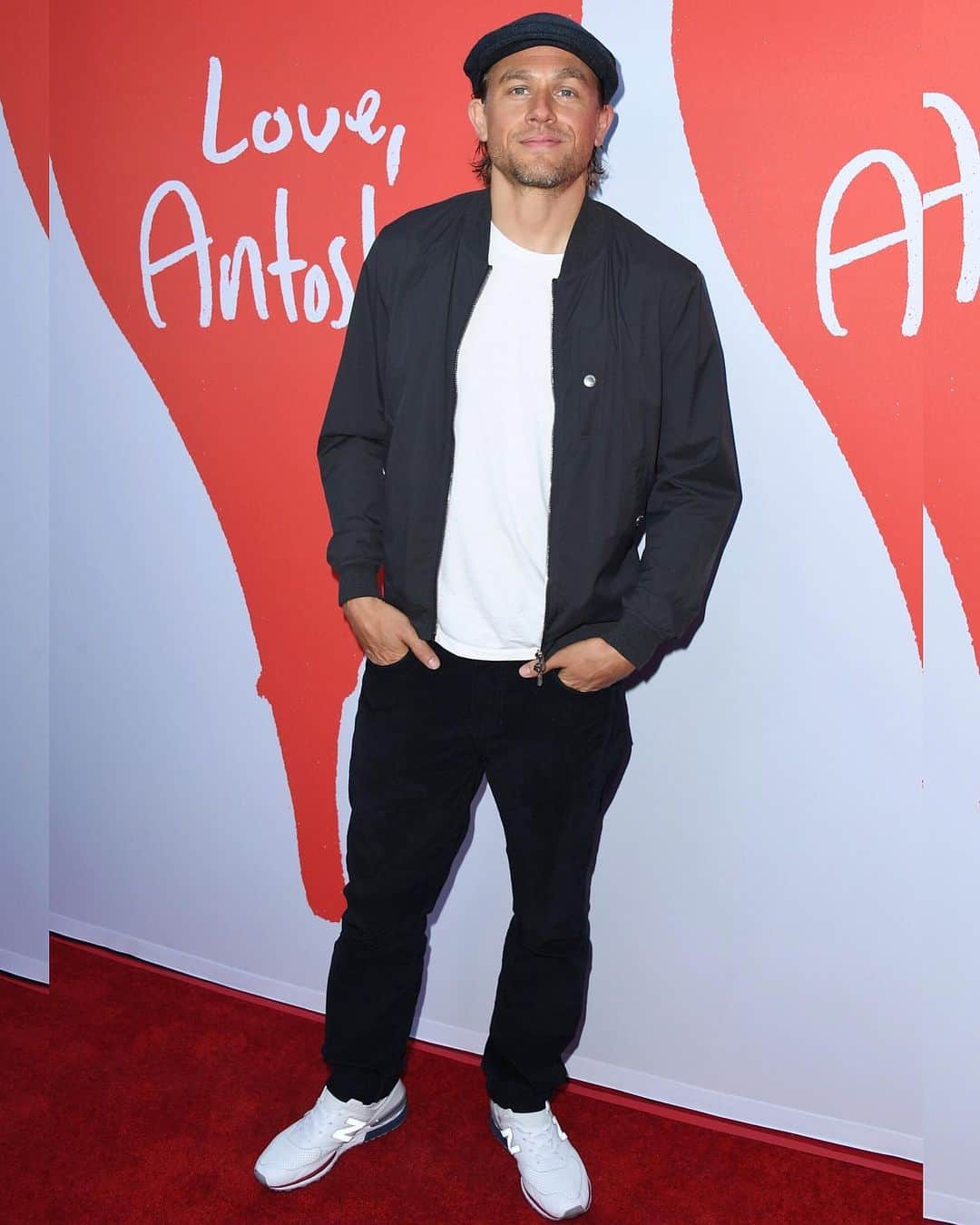 Just Jaredさんのインスタグラム写真 - (Just JaredInstagram)「Charlie Hunnam and @sofisia7 joined Anton Yelchin’s parents at the premiere of #LoveAntosha in Hollywood. The new documentary honors the life of the late actor. #CharlieHunnam #SofiaBoutella #AntonYelchin #LoveAntosha Photos: Getty」7月31日 15時09分 - justjared