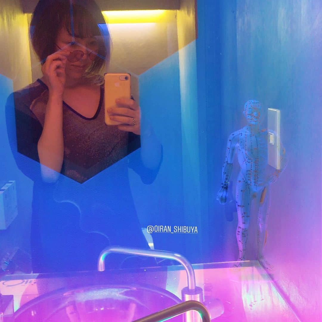 川村由紀さんのインスタグラム写真 - (川村由紀Instagram)「#toiletdecor #理想のトイレ #shibuyaOIRAN #渋谷花魁 #facetasm #jeanpaulgaultier」7月31日 15時13分 - yukikawamura821