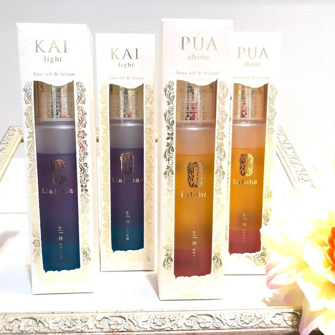 クレームエルージュのインスタグラム：「. ●小田急百貨店新宿店●  本日は、【リアロハス ヘアオイル&セラム】を ご紹介いたします♡  オイルとセラムの二層式により 内側補修と外側保護を叶える新発想スペシャルケアです。  オイルが膜をつくり紫外線、熱、摩擦から髪を守り、 セラムが奥深くまで浸透し損傷した内部を集中補修します。  その他にも、 ボディ・ハンド・ネイルオイルの保湿や、 朝のスタイリング、UVプロテクトとしても使え、 一本でトータルケアができます。 【こんな方にオススメ】 ・髪がべたつかない軽めの使用感がすき。 ・シリコンオイルではなく植物オイルをベースとしたナチュラルな処方がすき。 ・精油を使った爽やかな甘さの香りがすき。  シェイクして中身が混ざったら、1〜2プッシュ毛先から髪全体になじませて使います。  ぜひ、お試し下さいませ♪ 店頭にて皆様のお越しをお待ちしております♡  #小田急百貨店新宿店 #クレームエルージュ #cremeetrouge  #creme_et_rouge  #ヘアケア #haircare #lialohas #リアロハス #洗い流さないトリートメント」