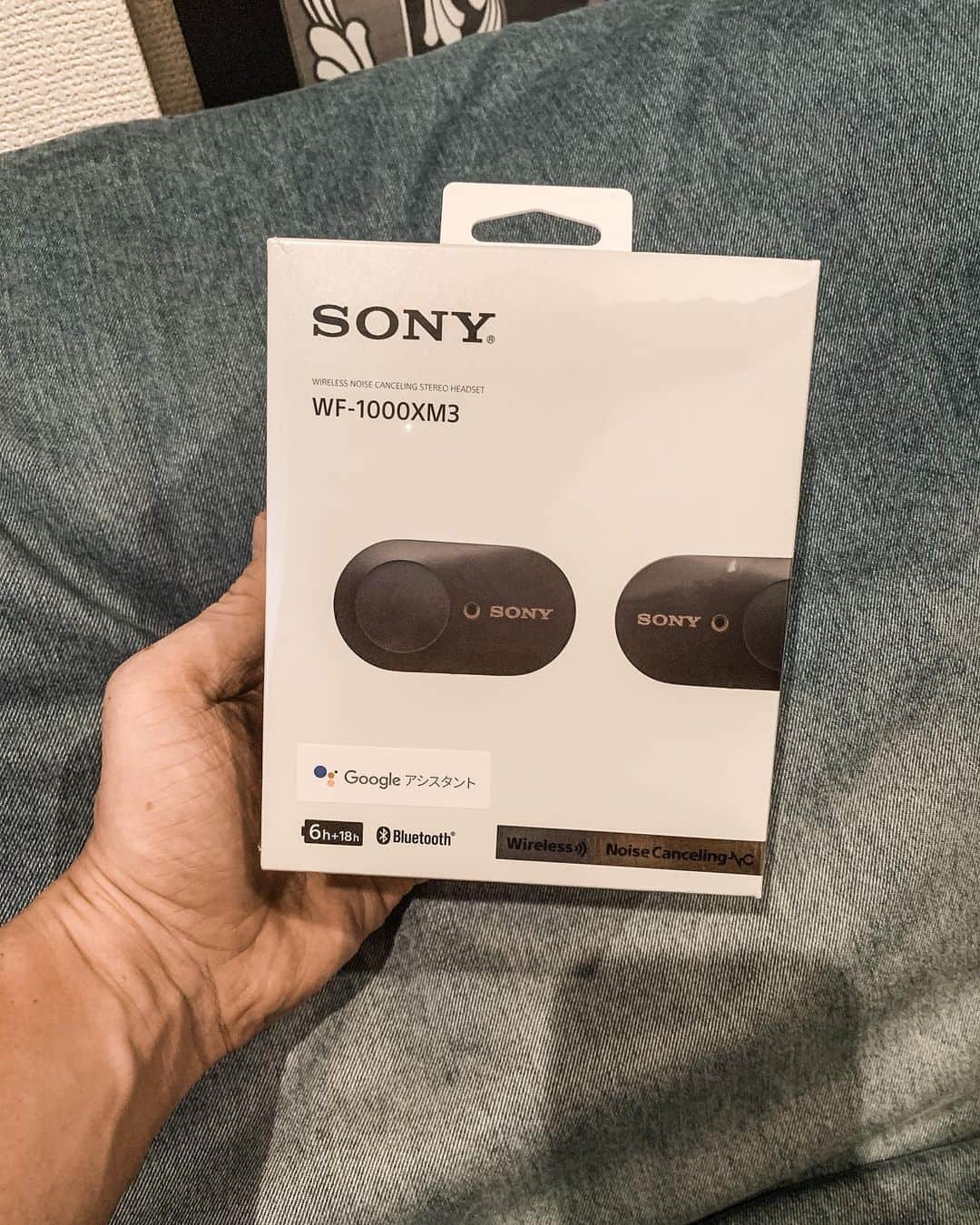 川畑要さんのインスタグラム写真 - (川畑要Instagram)「音めちゃいい✨ SONYのWALKMAN.Tシャツもいけとるね‼️ WALKMAN40周年、同い年です😎 💪(￣^￣)ゞ要  #川畑要  #chemistry  #singer  #かなめ屋 #sony #walkman #40周年 #wf1000xm3 #市川」7月31日 15時33分 - kawabata1979